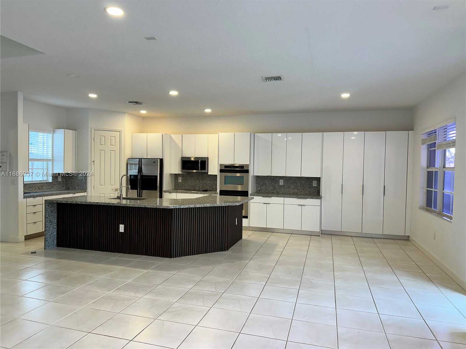 Small Image of 11388 NORTH WEST 68TH ST, Doral Number 5