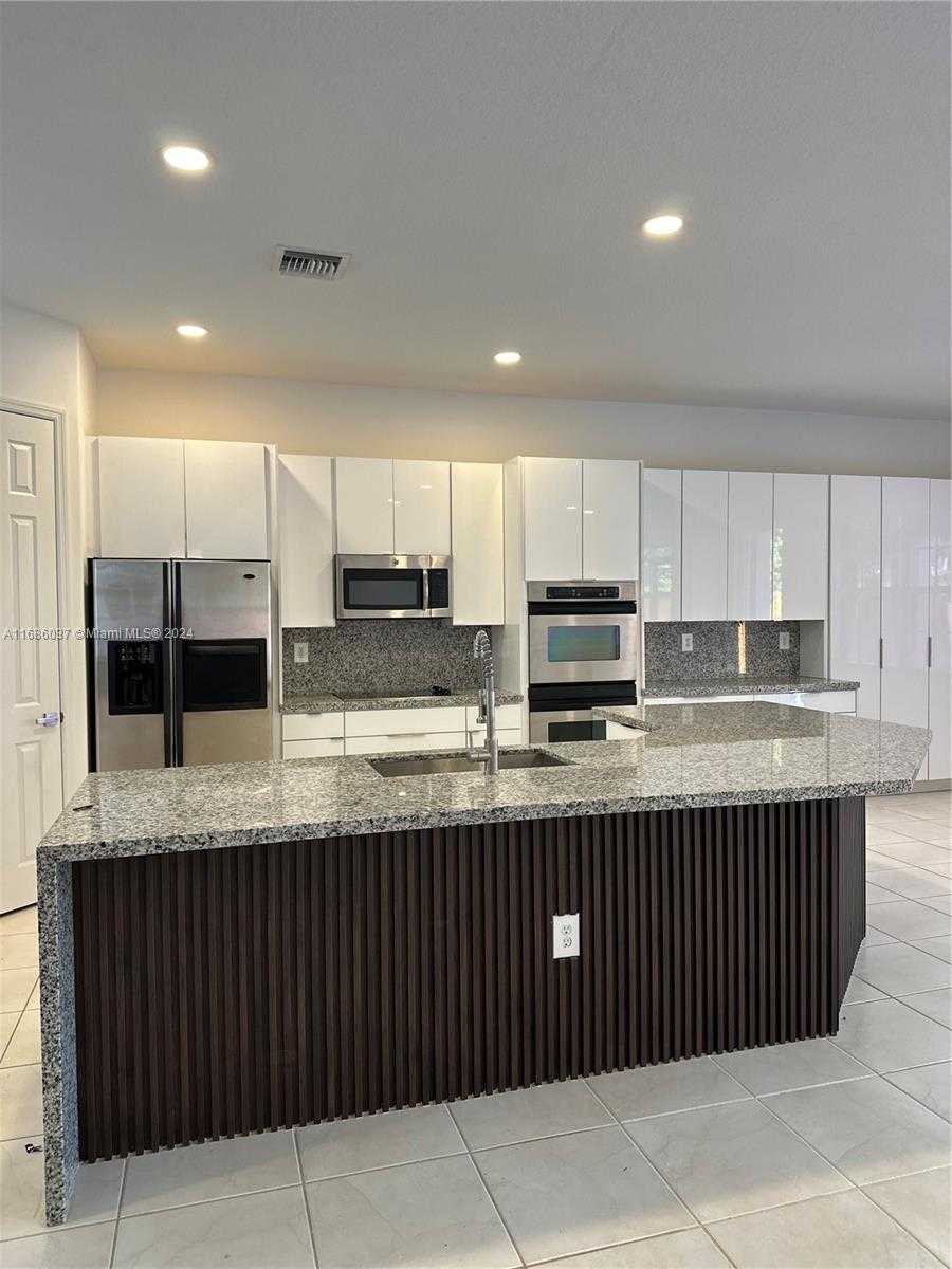 Small Image of 11388 NORTH WEST 68TH ST, Doral Number 6