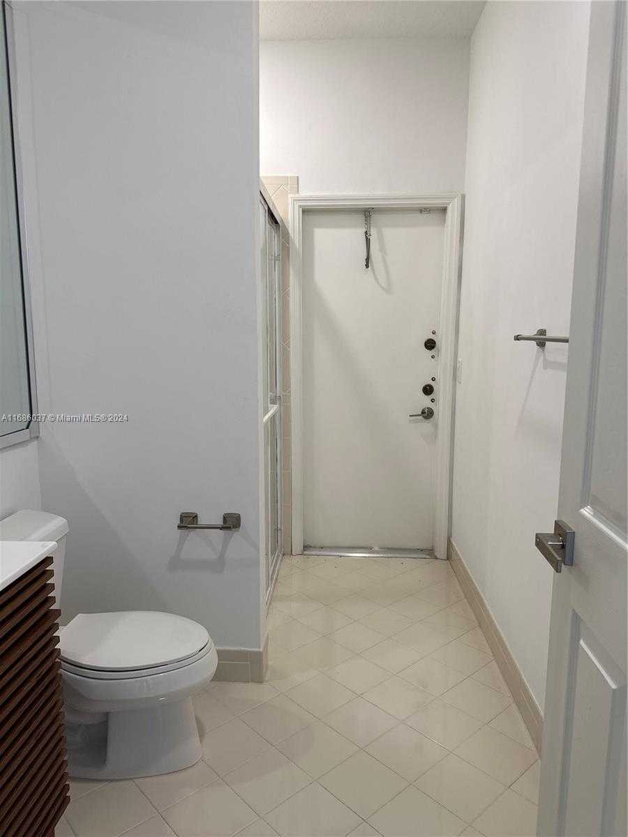Small Image of 11388 NORTH WEST 68TH ST, Doral Number 8