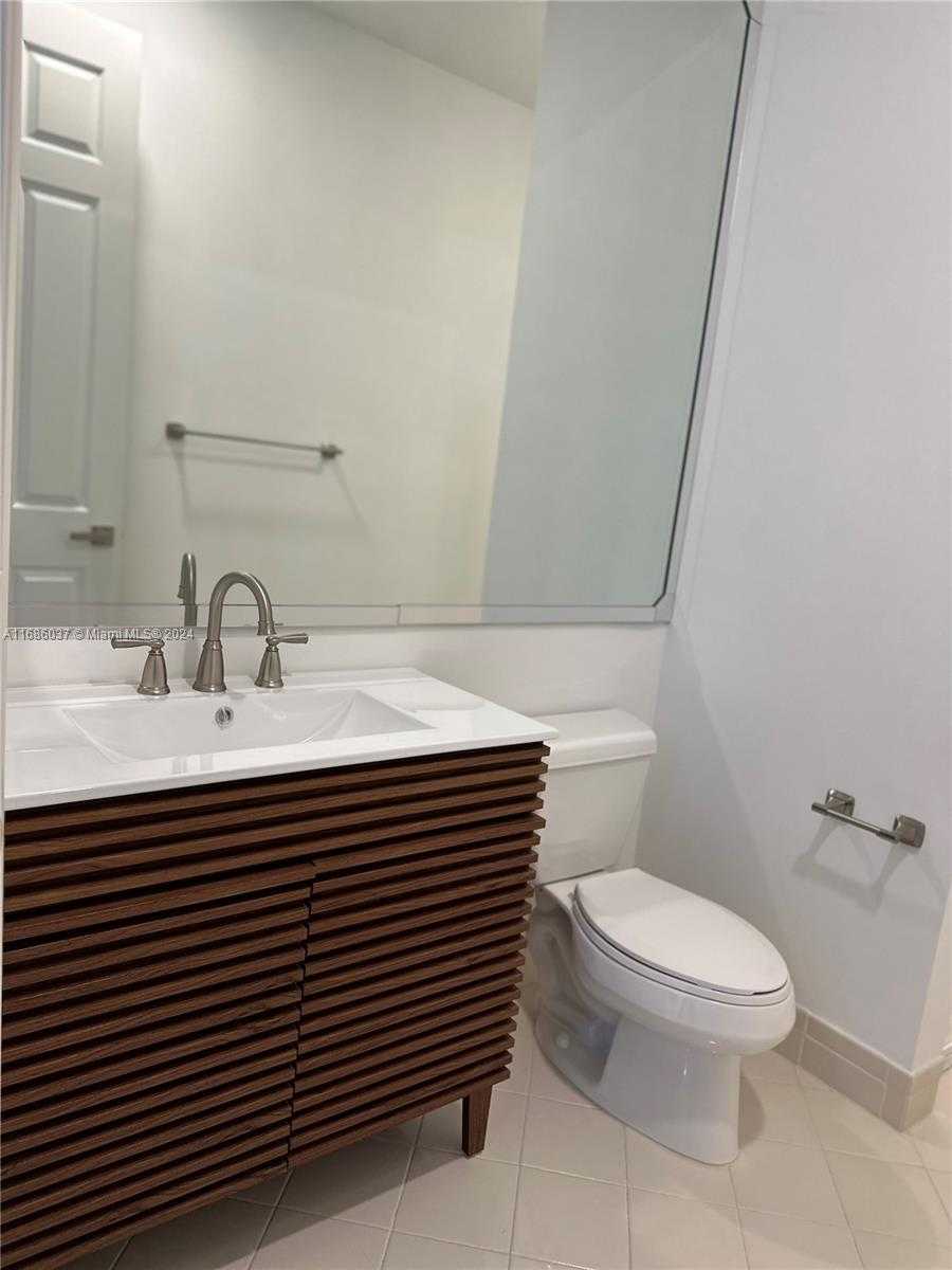 Small Image of 11388 NORTH WEST 68TH ST, Doral Number 9