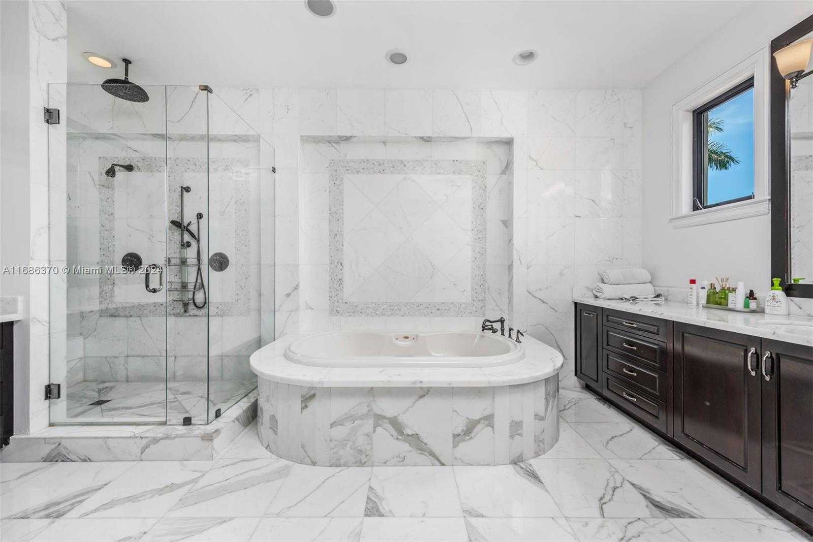 Small Image of 250 BUTTONWOOD DRIVE, Key Biscayne Number 21