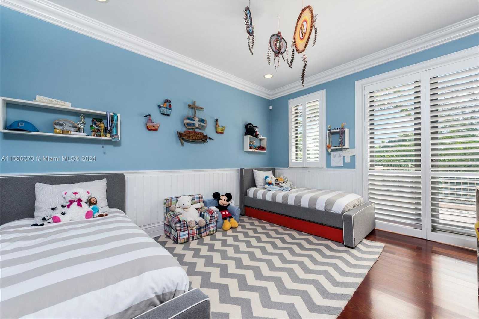 Small Image of 250 BUTTONWOOD DRIVE, Key Biscayne Number 22