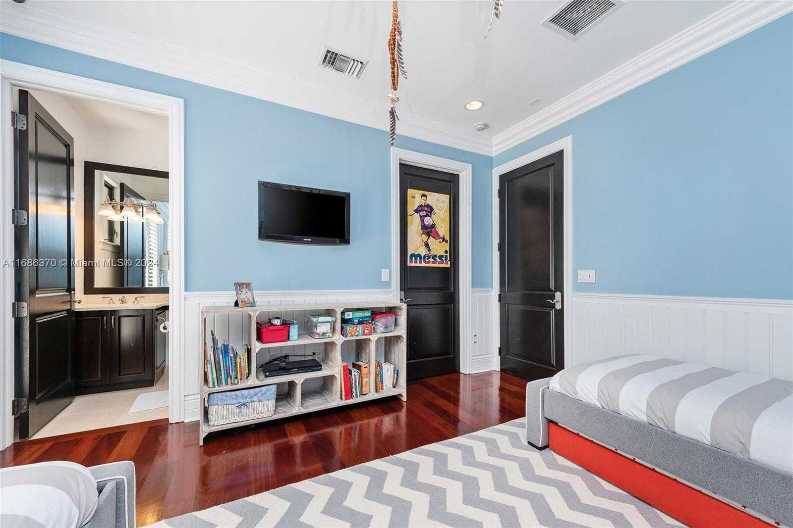Small Image of 250 BUTTONWOOD DRIVE, Key Biscayne Number 23