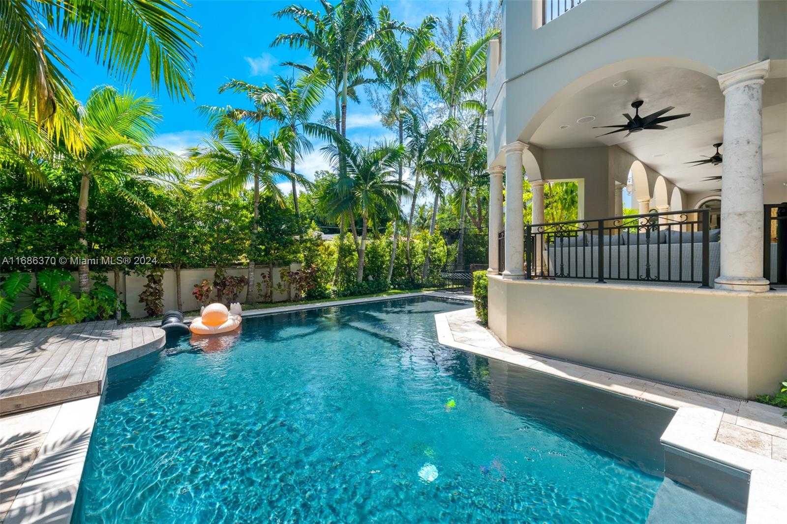Small Image of 250 BUTTONWOOD DRIVE, Key Biscayne Number 35