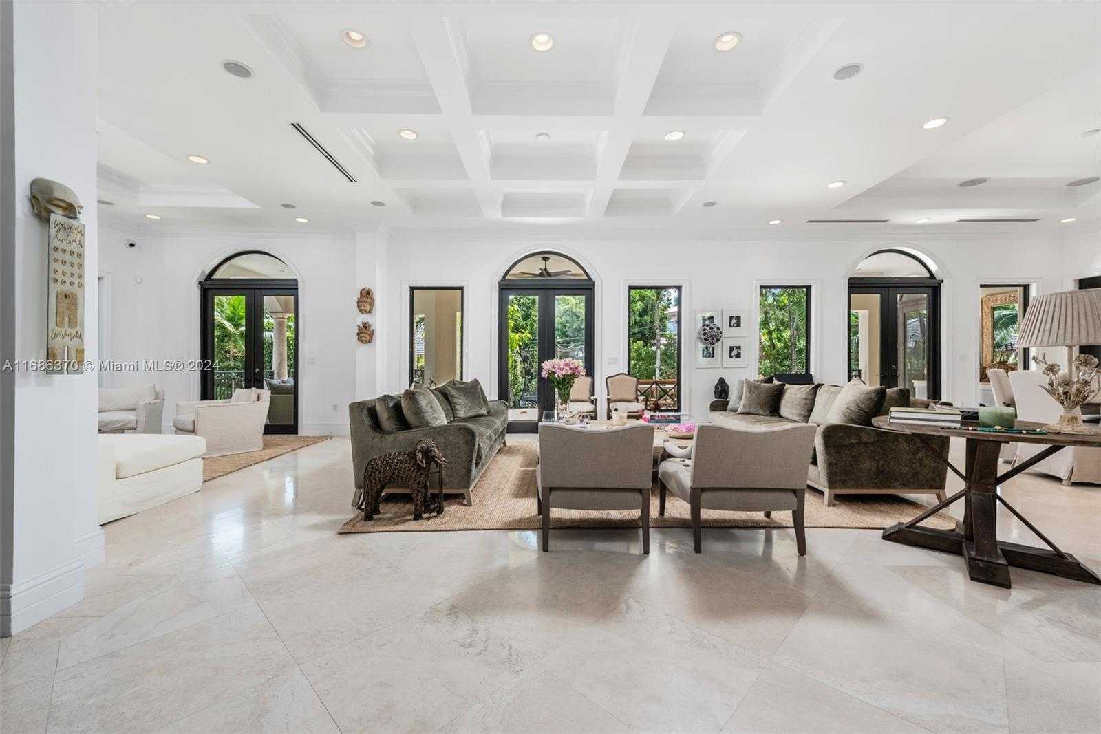 Small Image of 250 BUTTONWOOD DRIVE, Key Biscayne Number 5