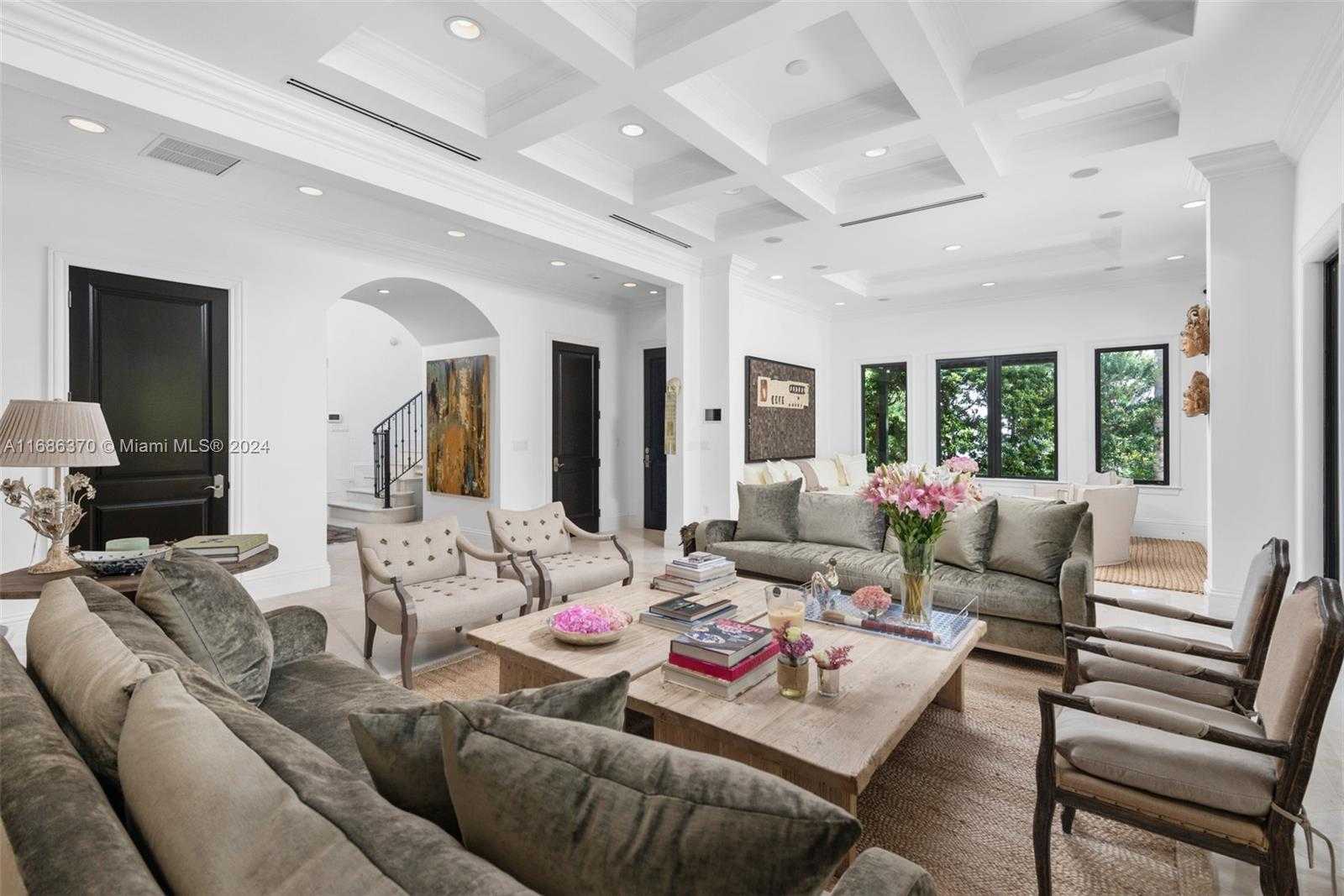 Small Image of 250 BUTTONWOOD DRIVE, Key Biscayne Number 6