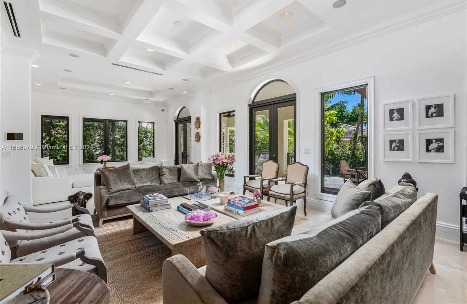 Small Image of 250 BUTTONWOOD DRIVE, Key Biscayne Number 7
