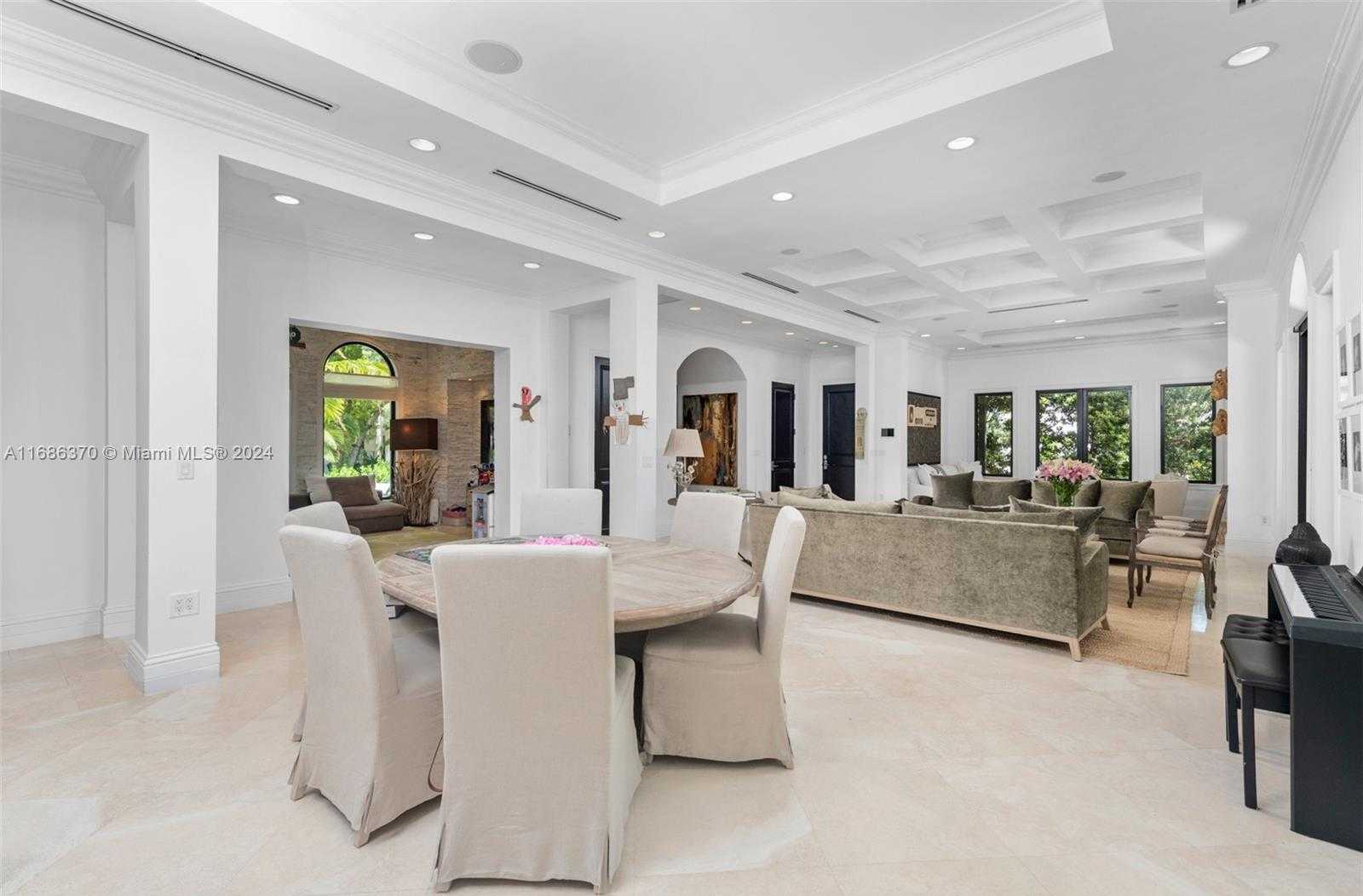 Small Image of 250 BUTTONWOOD DRIVE, Key Biscayne Number 8