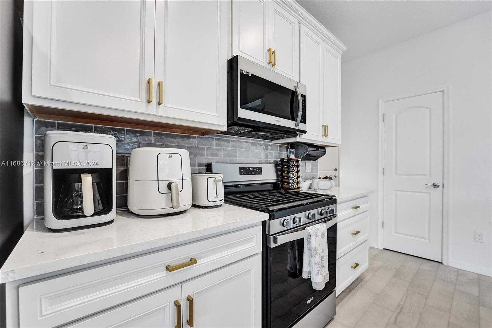 Small Image of 4468 SPRUCE LN, Oakland Park Number 10