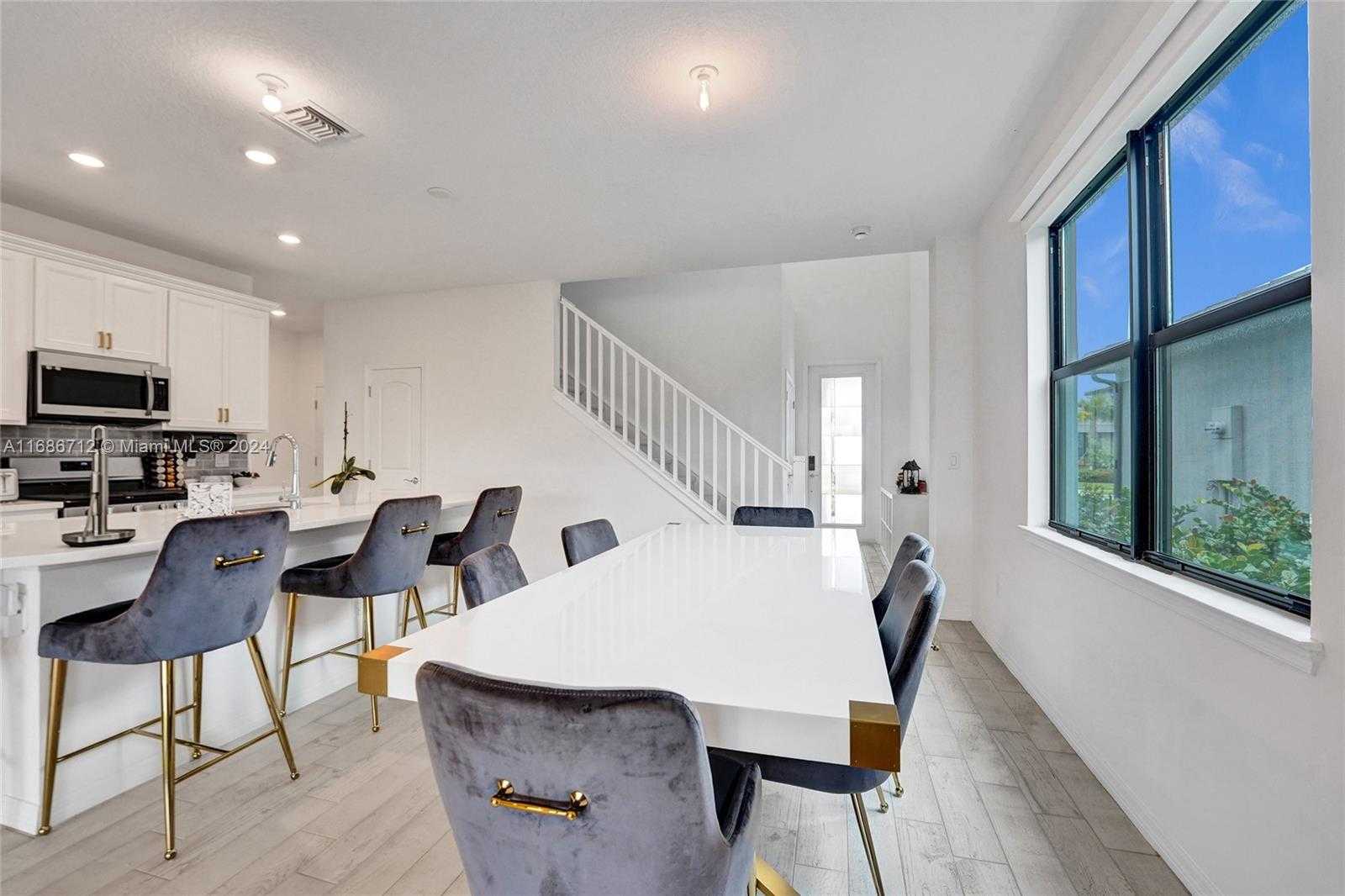 Small Image of 4468 SPRUCE LN, Oakland Park Number 13