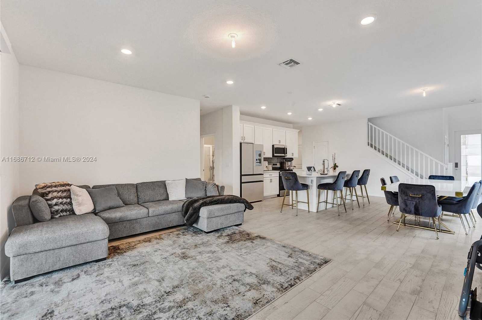Small Image of 4468 SPRUCE LN, Oakland Park Number 19