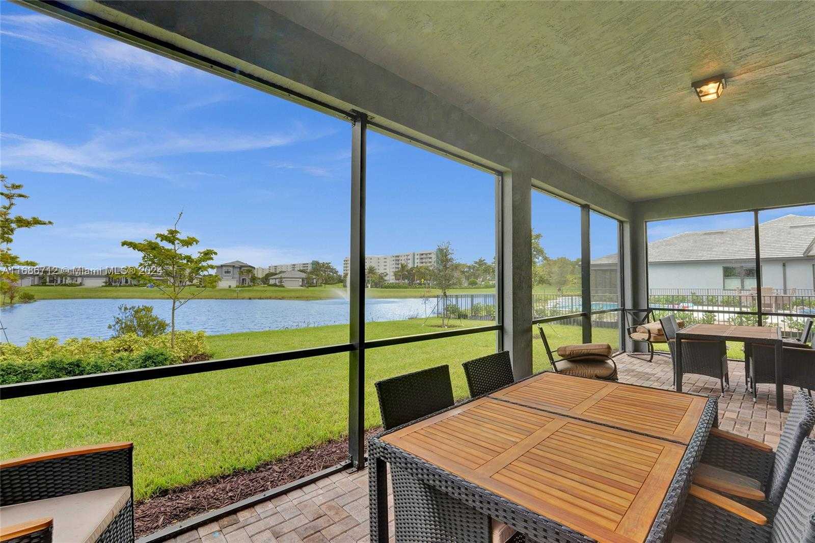 Small Image of 4468 SPRUCE LN, Oakland Park Number 31