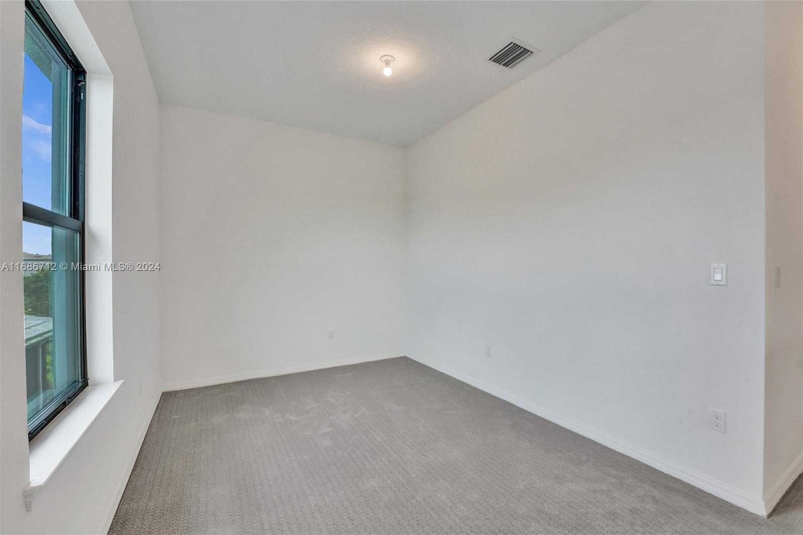 Small Image of 4468 SPRUCE LN, Oakland Park Number 40
