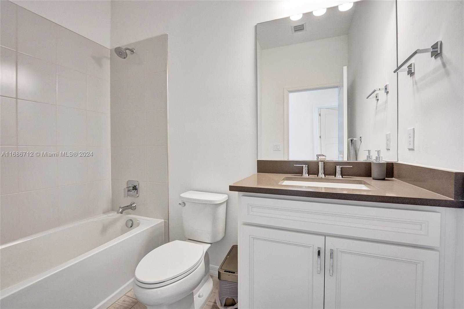 Small Image of 4468 SPRUCE LN, Oakland Park Number 47