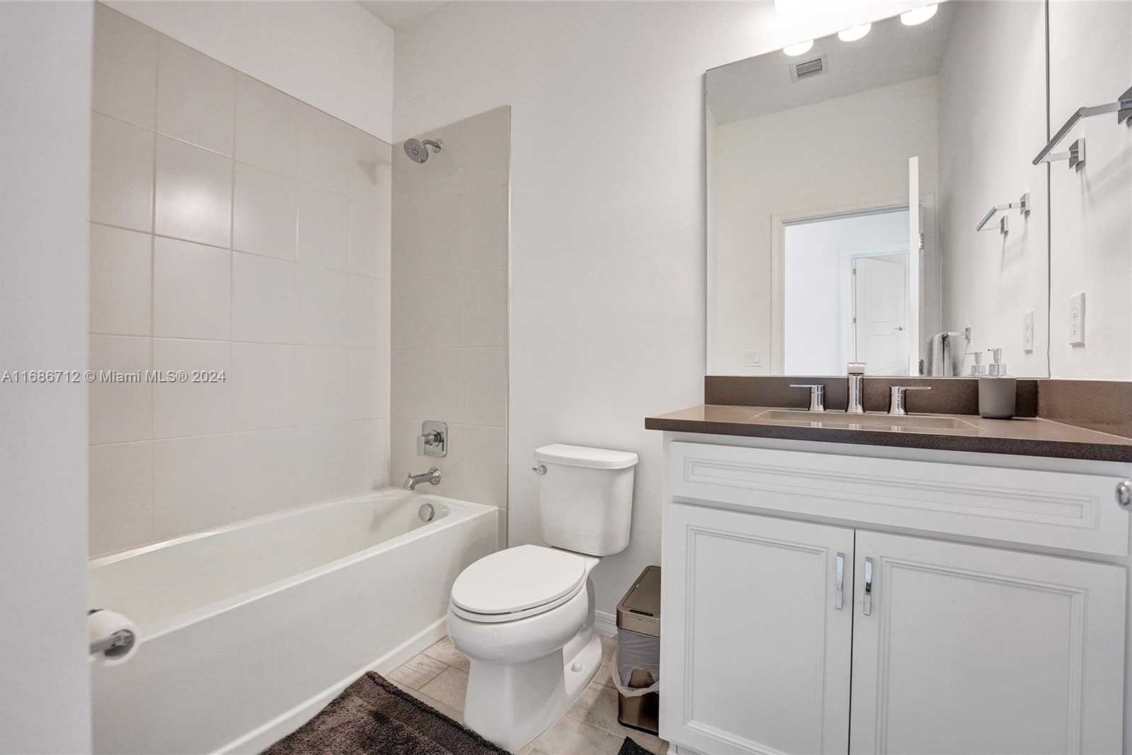 Small Image of 4468 SPRUCE LN, Oakland Park Number 48