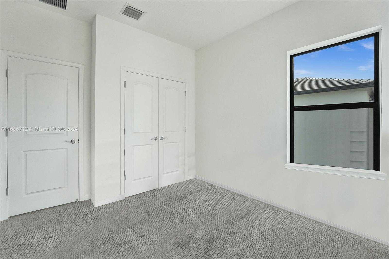 Small Image of 4468 SPRUCE LN, Oakland Park Number 49