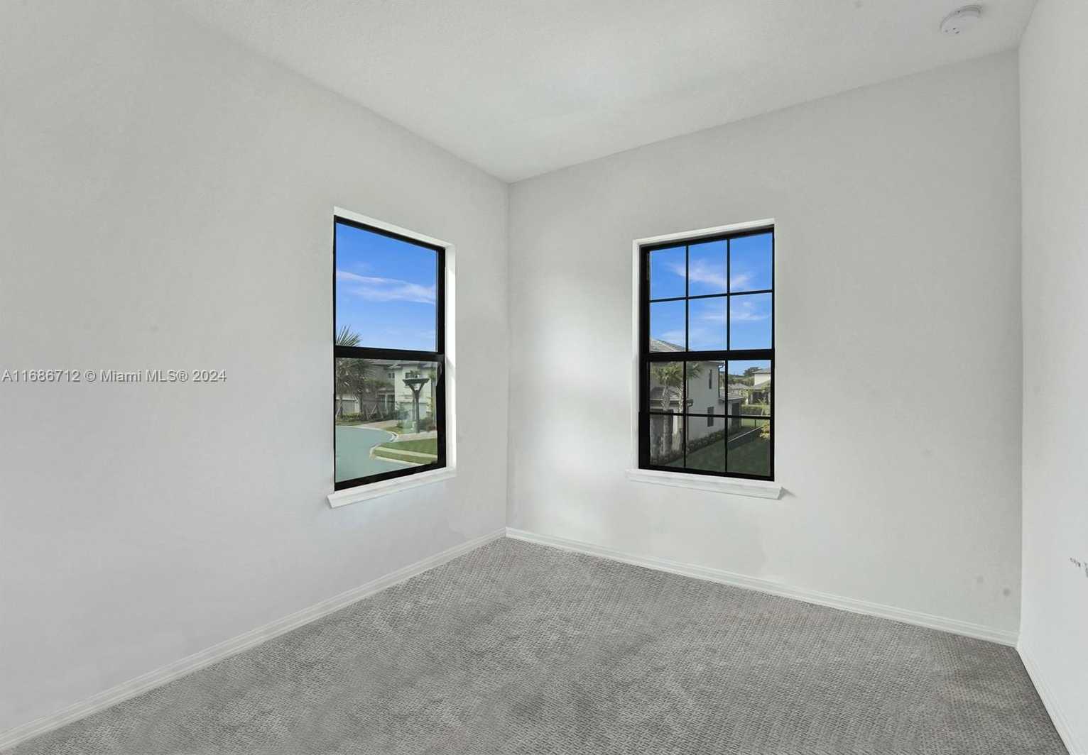 Small Image of 4468 SPRUCE LN, Oakland Park Number 51