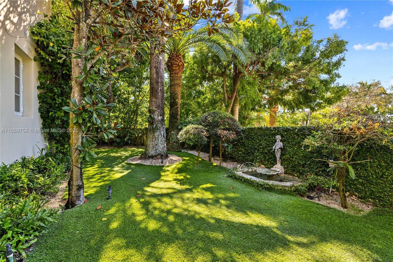 Small Image of 5711 NORTH BAY RD, Miami Beach Number 10