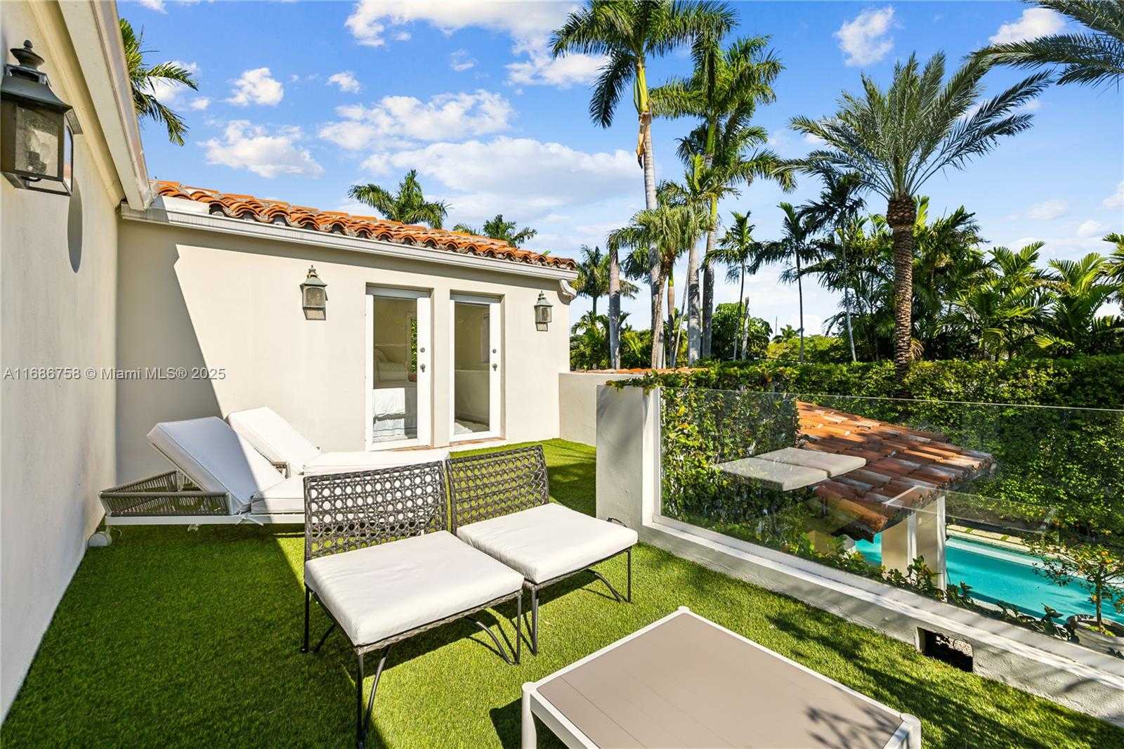 Small Image of 5711 NORTH BAY RD, Miami Beach Number 14