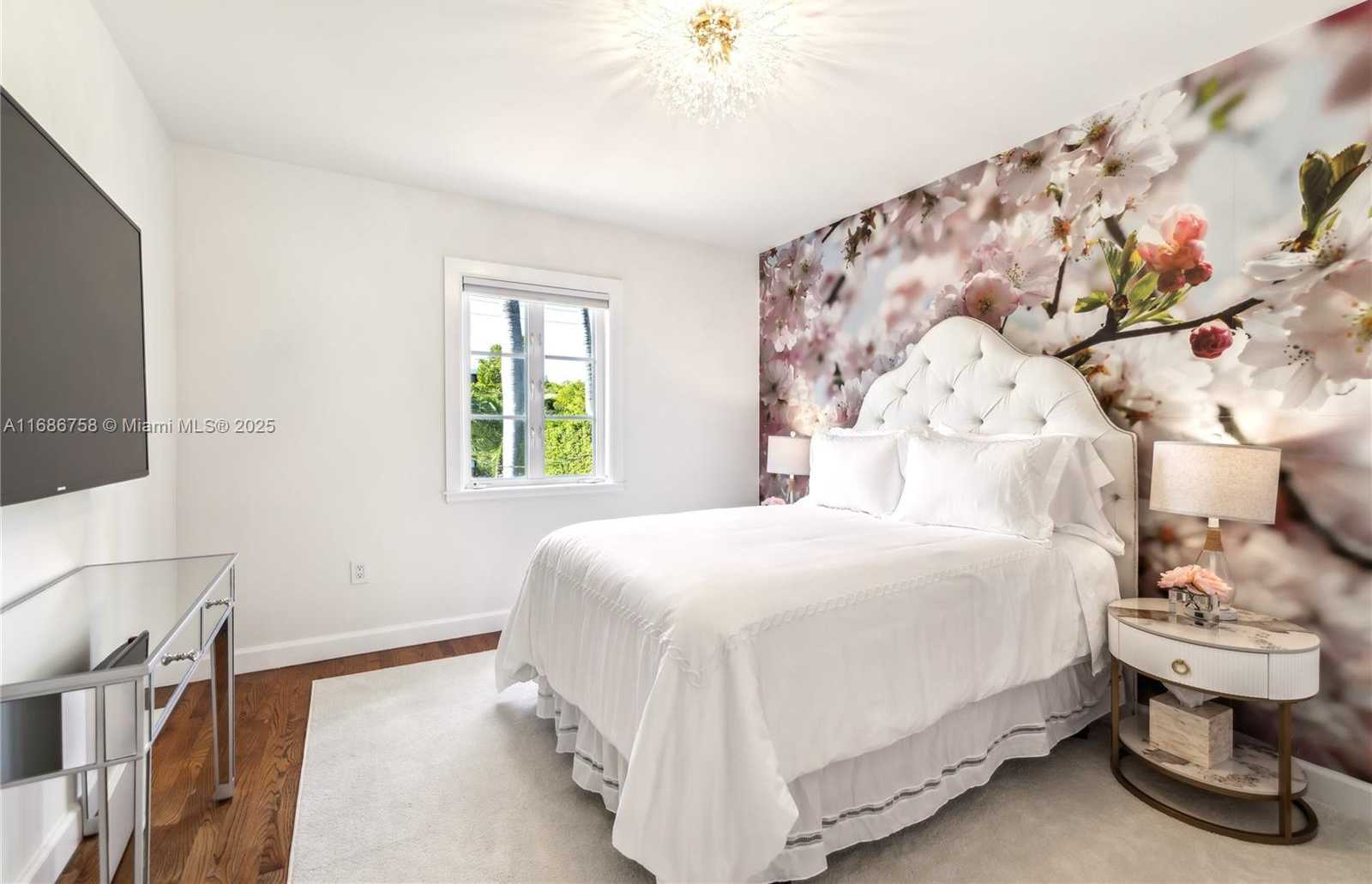 Small Image of 5711 NORTH BAY RD, Miami Beach Number 17