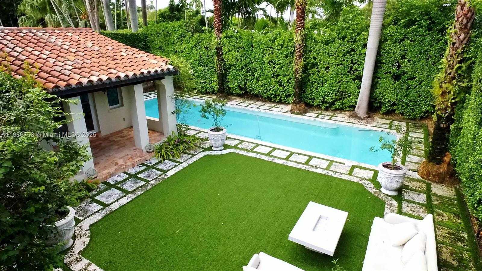 Small Image of 5711 NORTH BAY RD, Miami Beach Number 25
