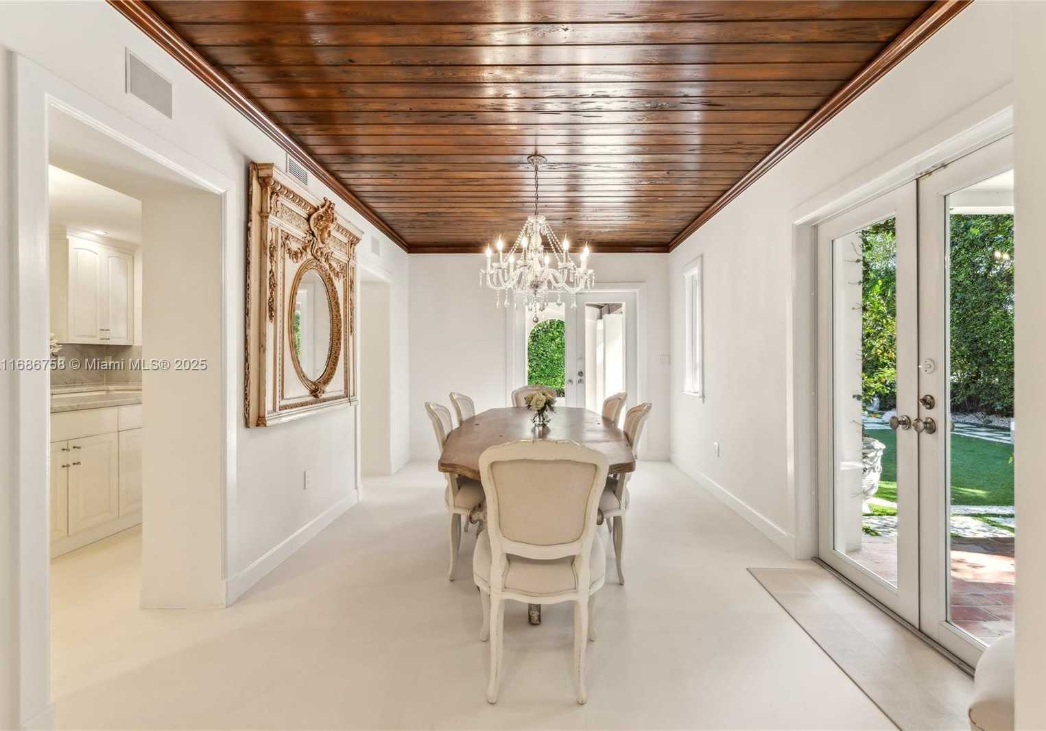 Small Image of 5711 NORTH BAY RD, Miami Beach Number 9