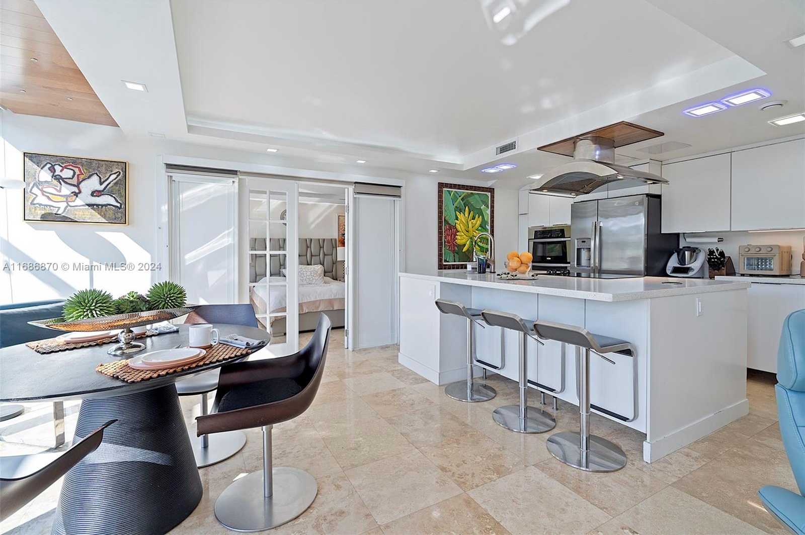 Small Image of 6616 EAST MIAMI LAKES DR E, Miami Lakes Number 14