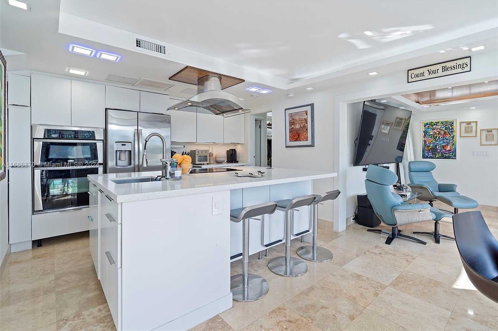 Small Image of 6616 EAST MIAMI LAKES DR E, Miami Lakes Number 17