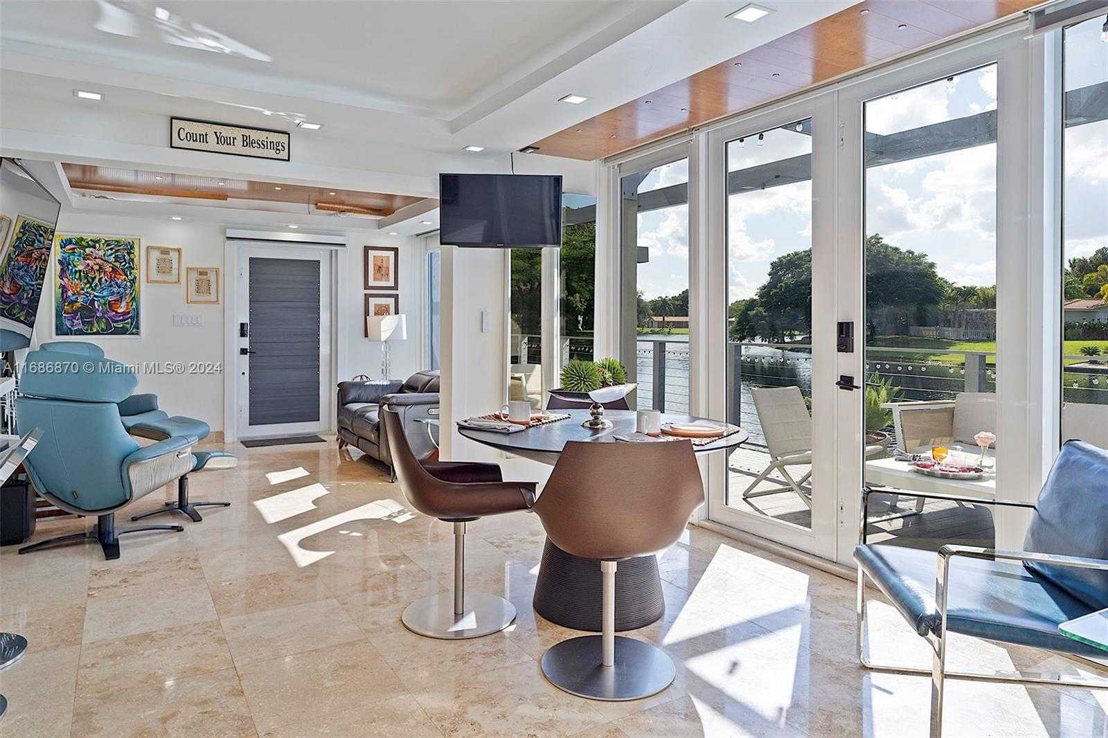 Small Image of 6616 EAST MIAMI LAKES DR E, Miami Lakes Number 19