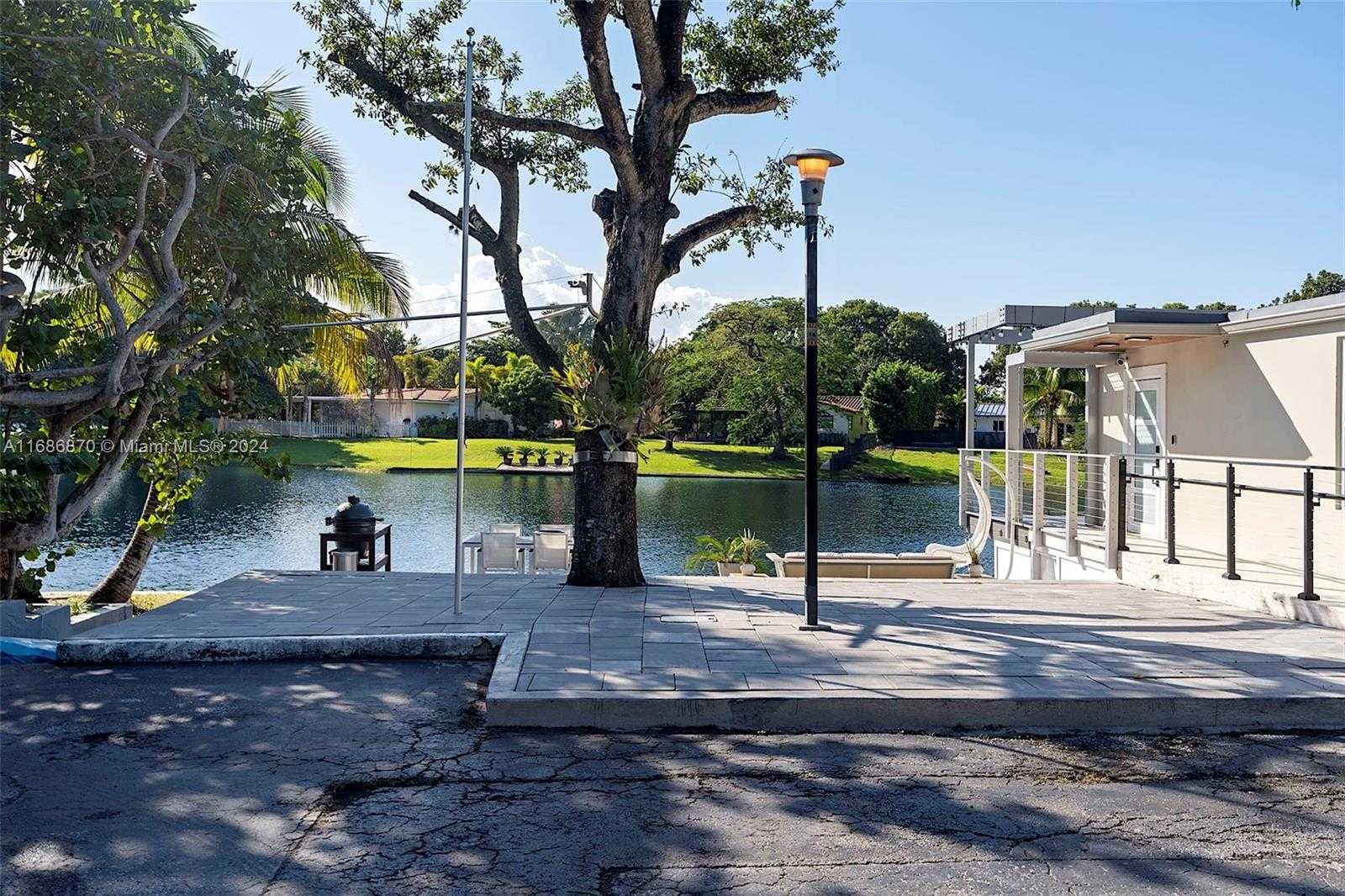 Small Image of 6616 EAST MIAMI LAKES DR E, Miami Lakes Number 2