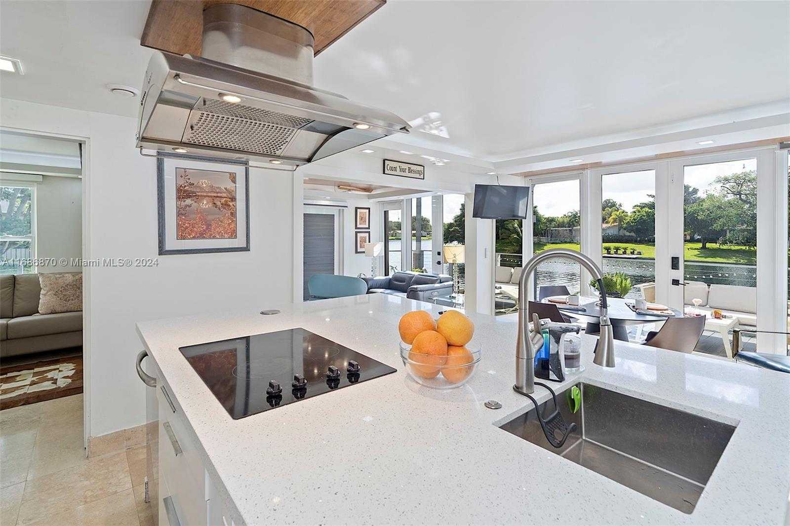 Small Image of 6616 EAST MIAMI LAKES DR E, Miami Lakes Number 21