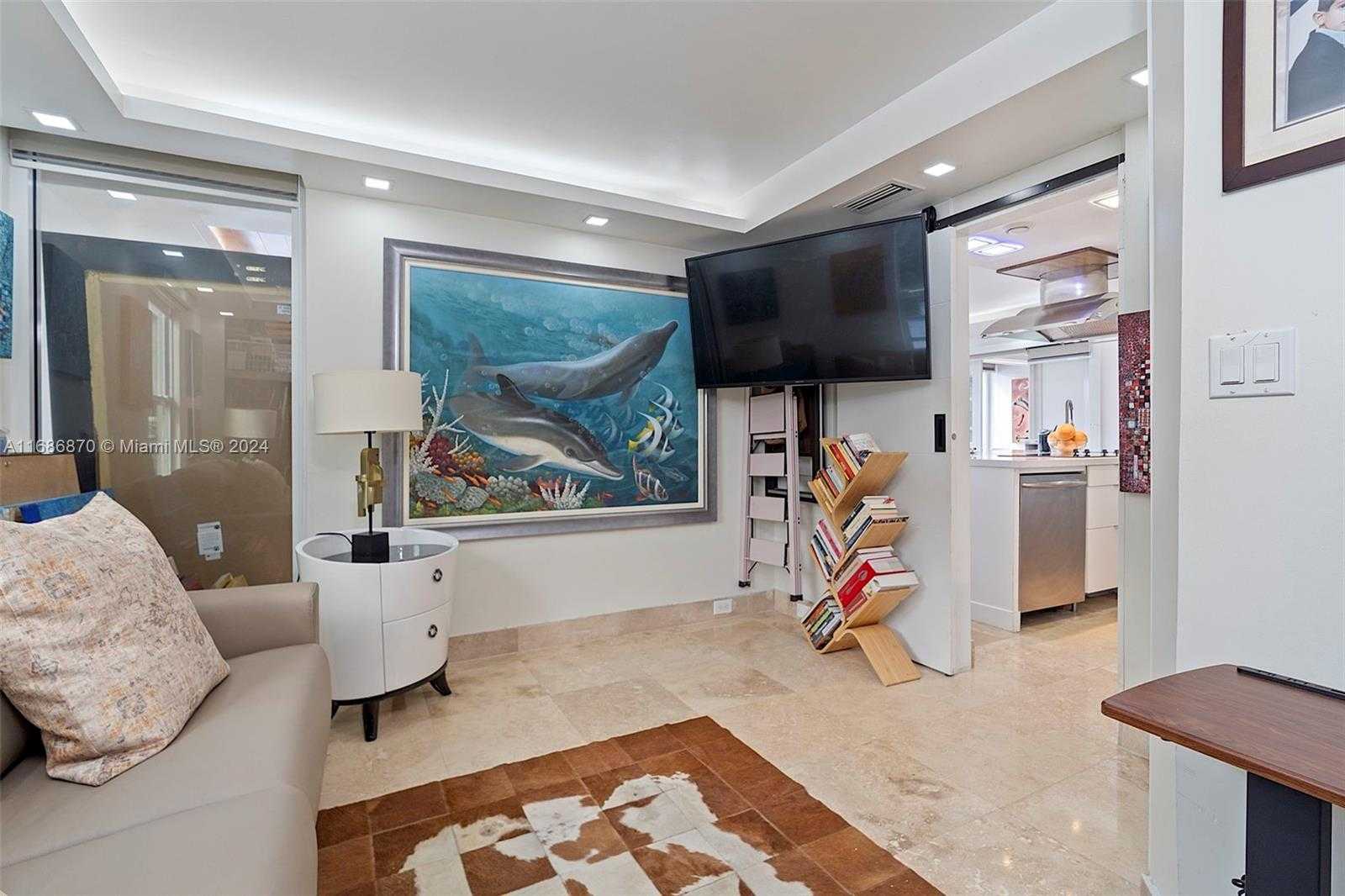 Small Image of 6616 EAST MIAMI LAKES DR E, Miami Lakes Number 25
