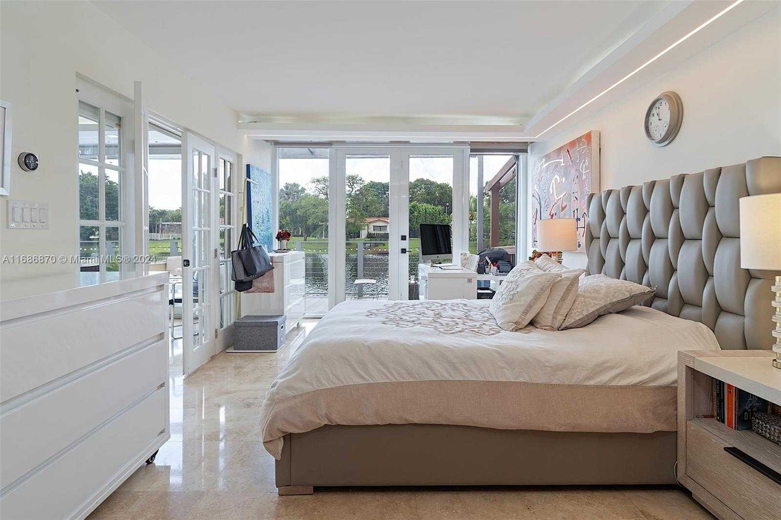 Small Image of 6616 EAST MIAMI LAKES DR E, Miami Lakes Number 31