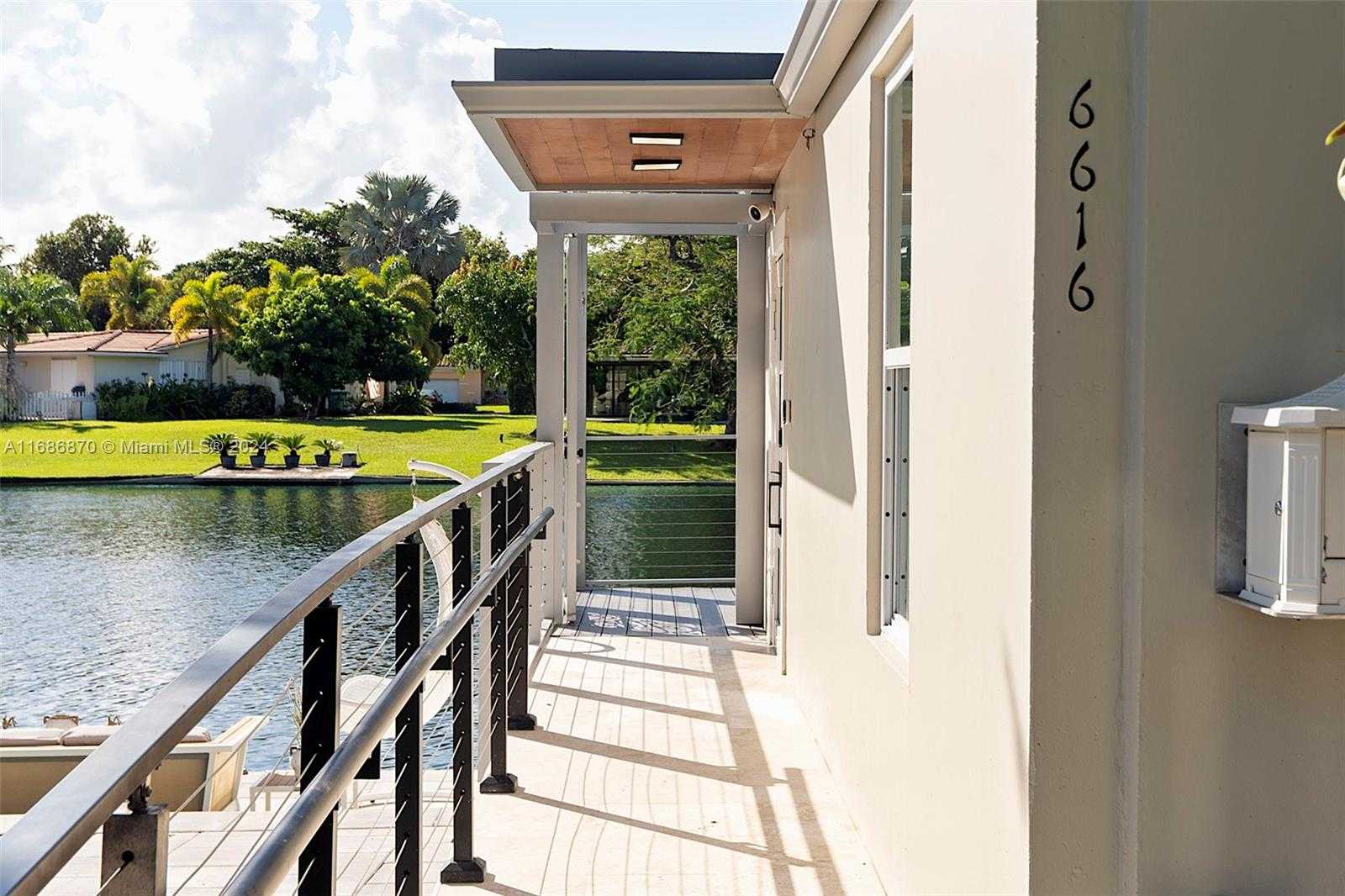 Small Image of 6616 EAST MIAMI LAKES DR E, Miami Lakes Number 6