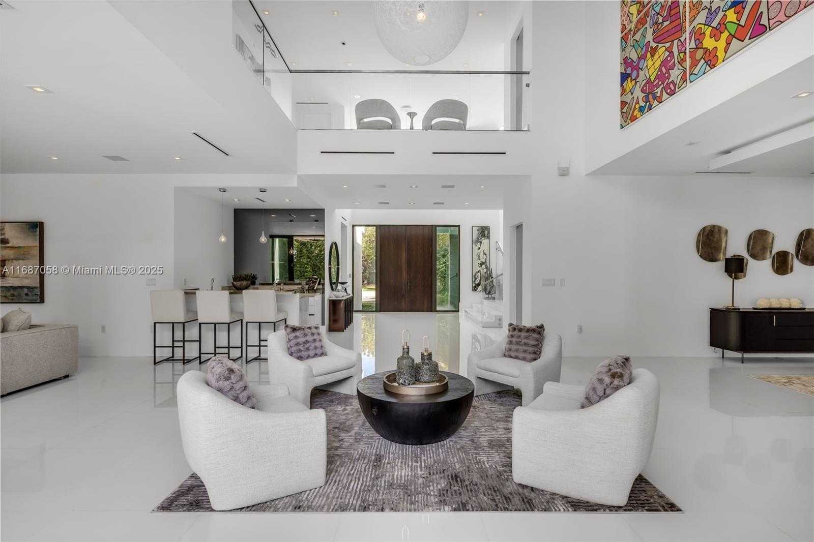 Small Image of 124 PARK DR, Bal Harbour Number 18