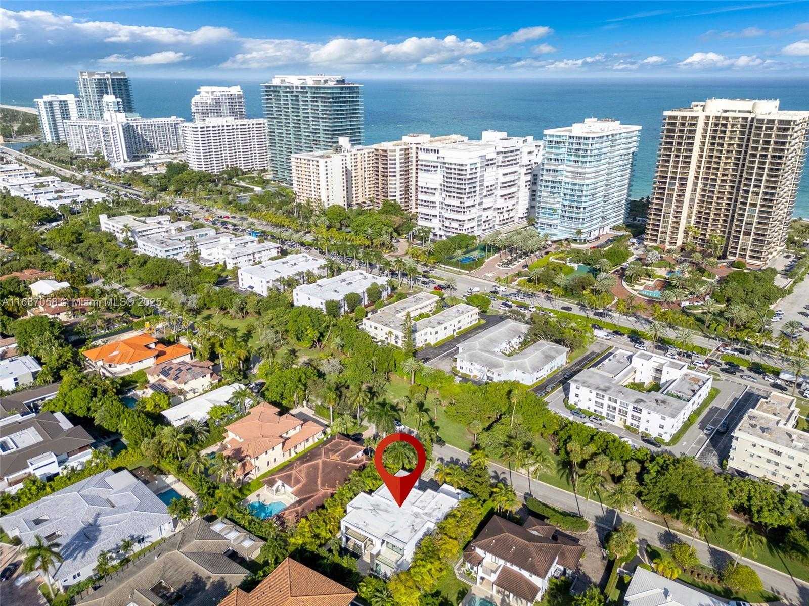 Small Image of 124 PARK DR, Bal Harbour Number 48
