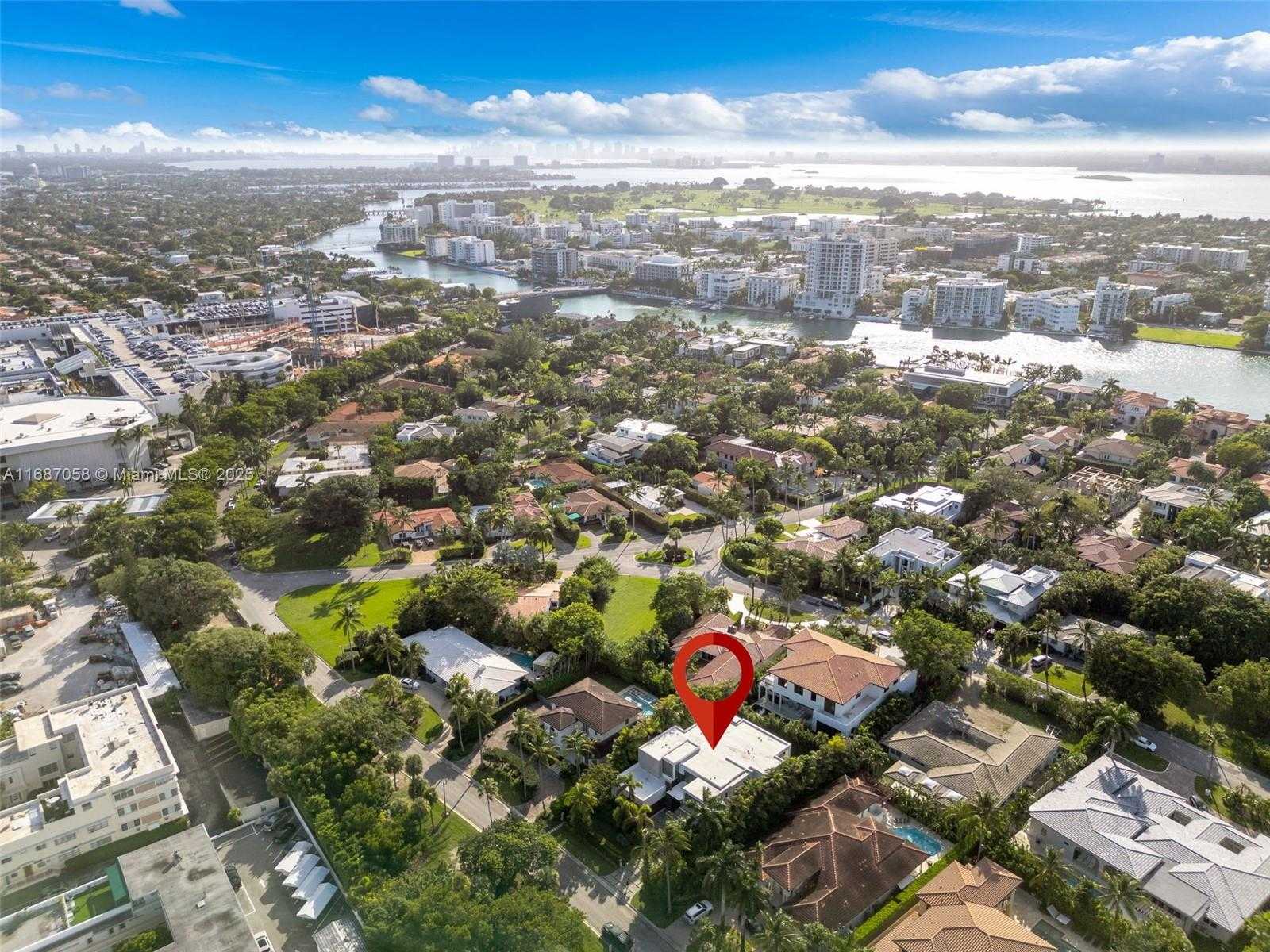 Small Image of 124 PARK DR, Bal Harbour Number 6