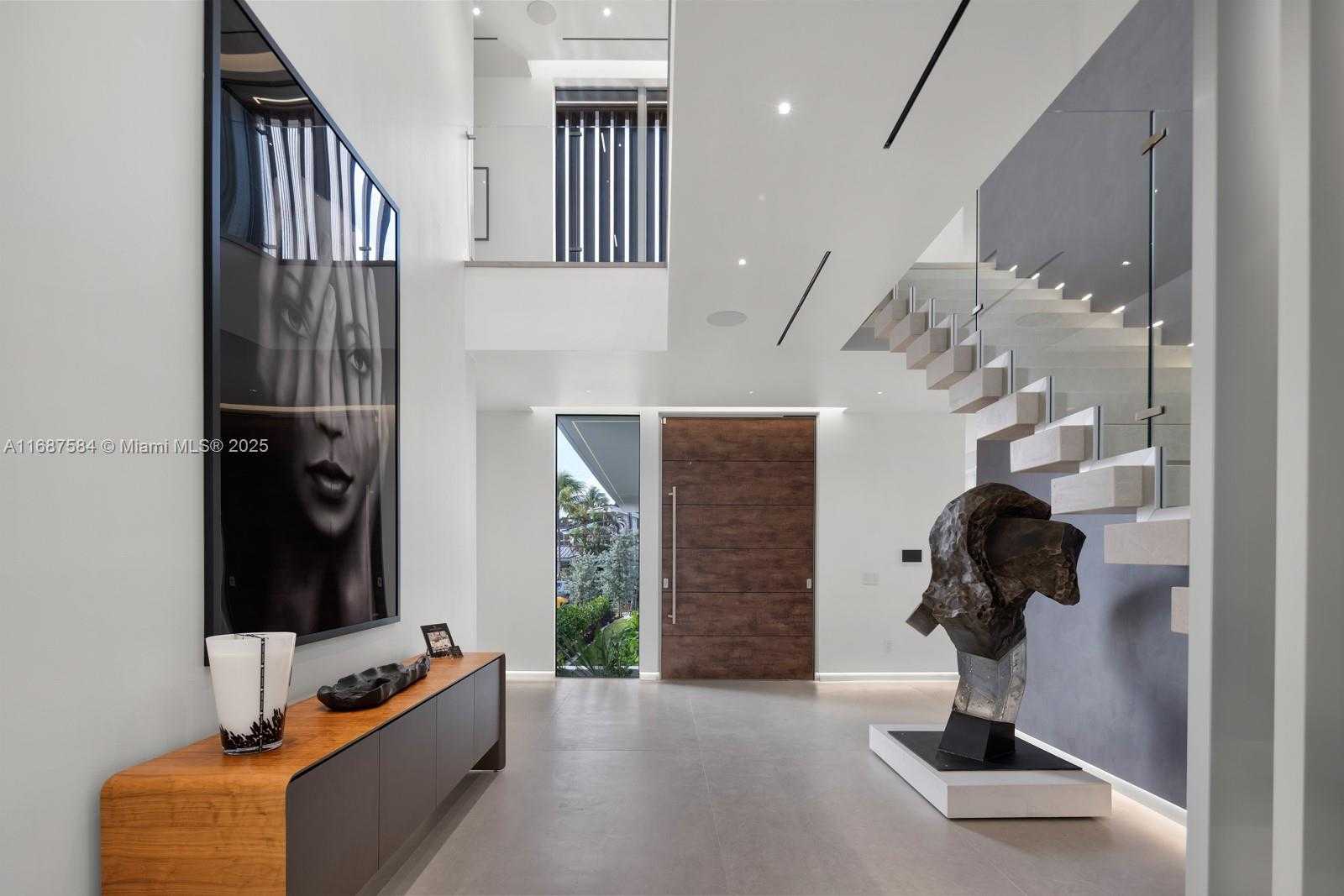 Small Image of 501 PALM DR, Hallandale Beach Number 11