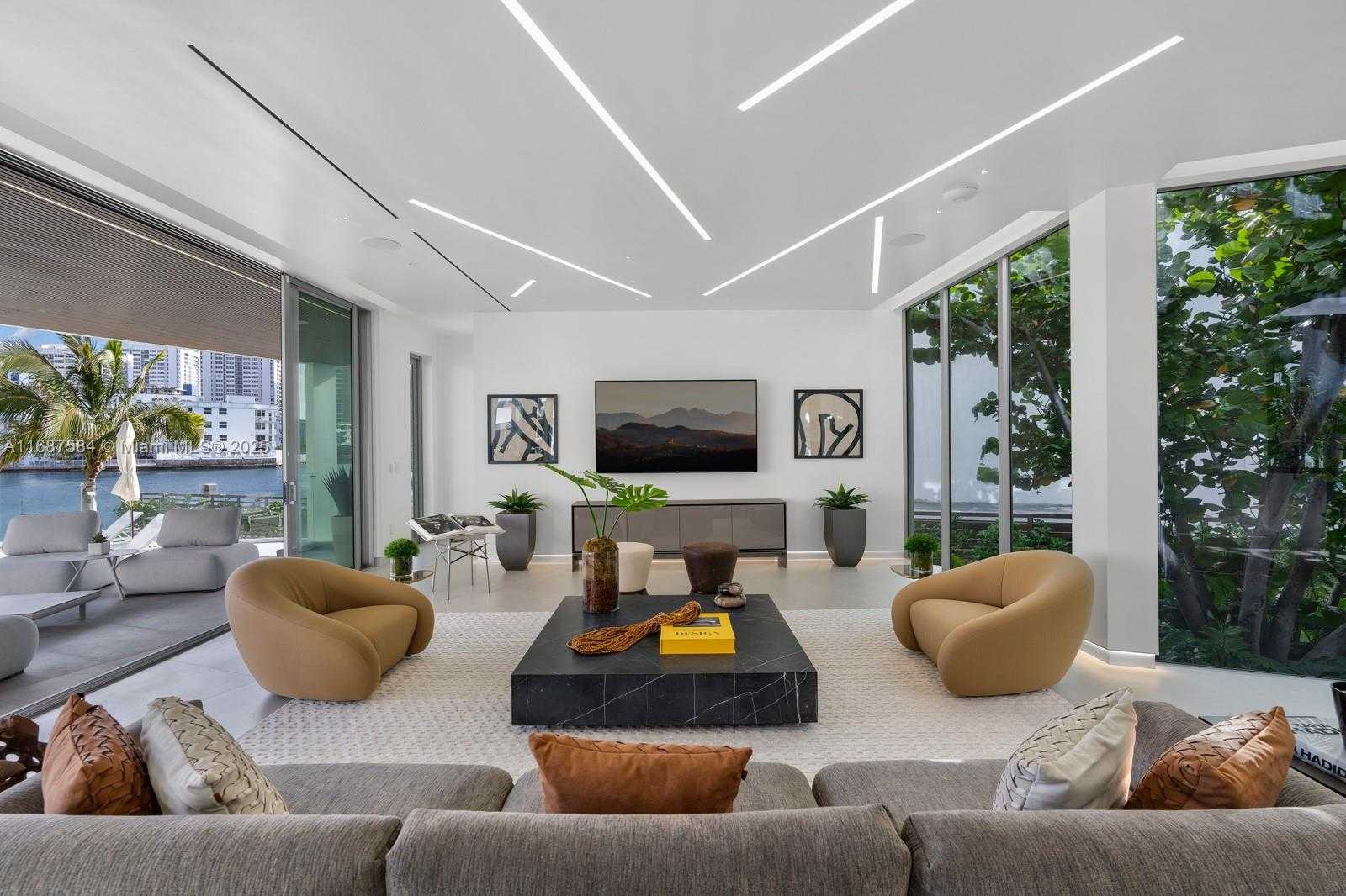 Small Image of 501 PALM DR, Hallandale Beach Number 13