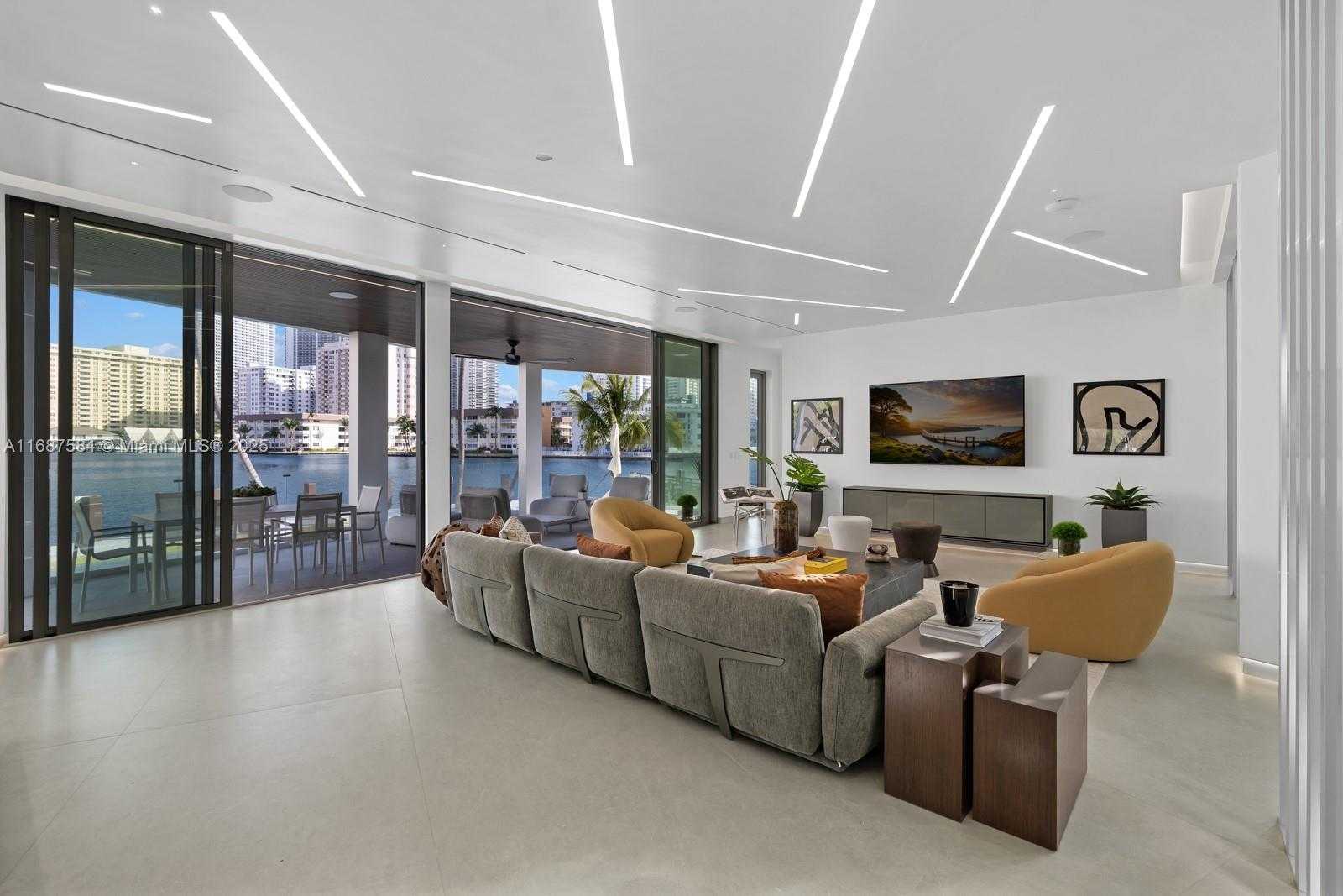 Small Image of 501 PALM DR, Hallandale Beach Number 16
