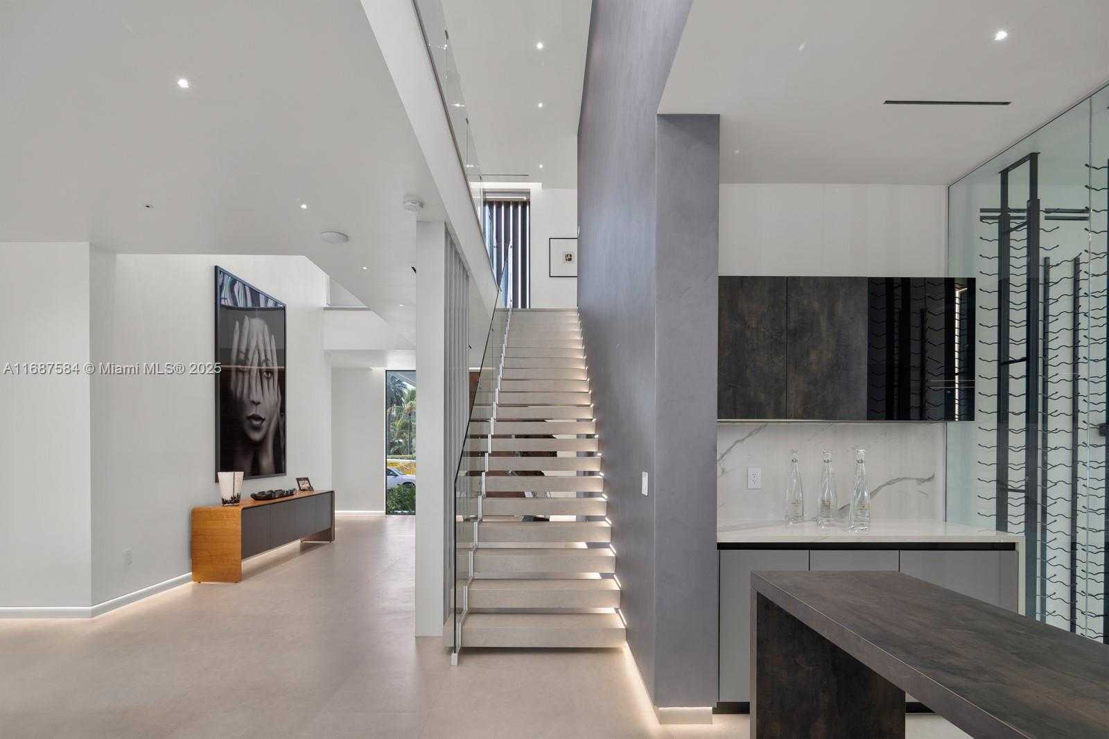 Small Image of 501 PALM DR, Hallandale Beach Number 26