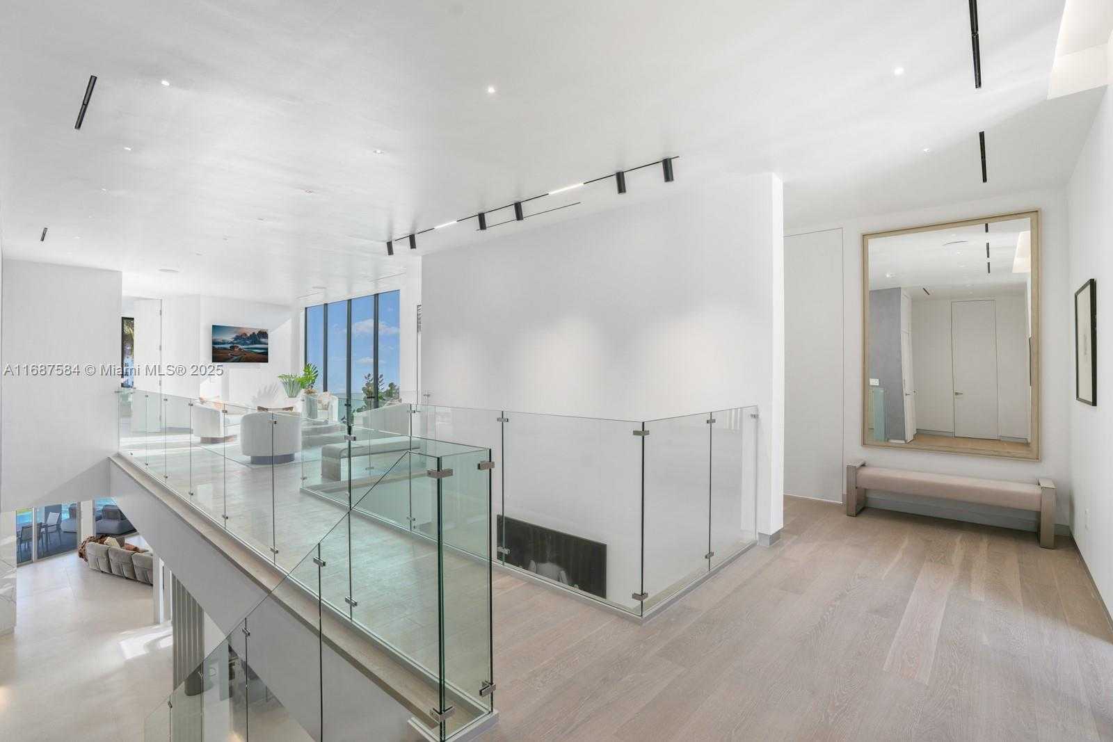 Small Image of 501 PALM DR, Hallandale Beach Number 27