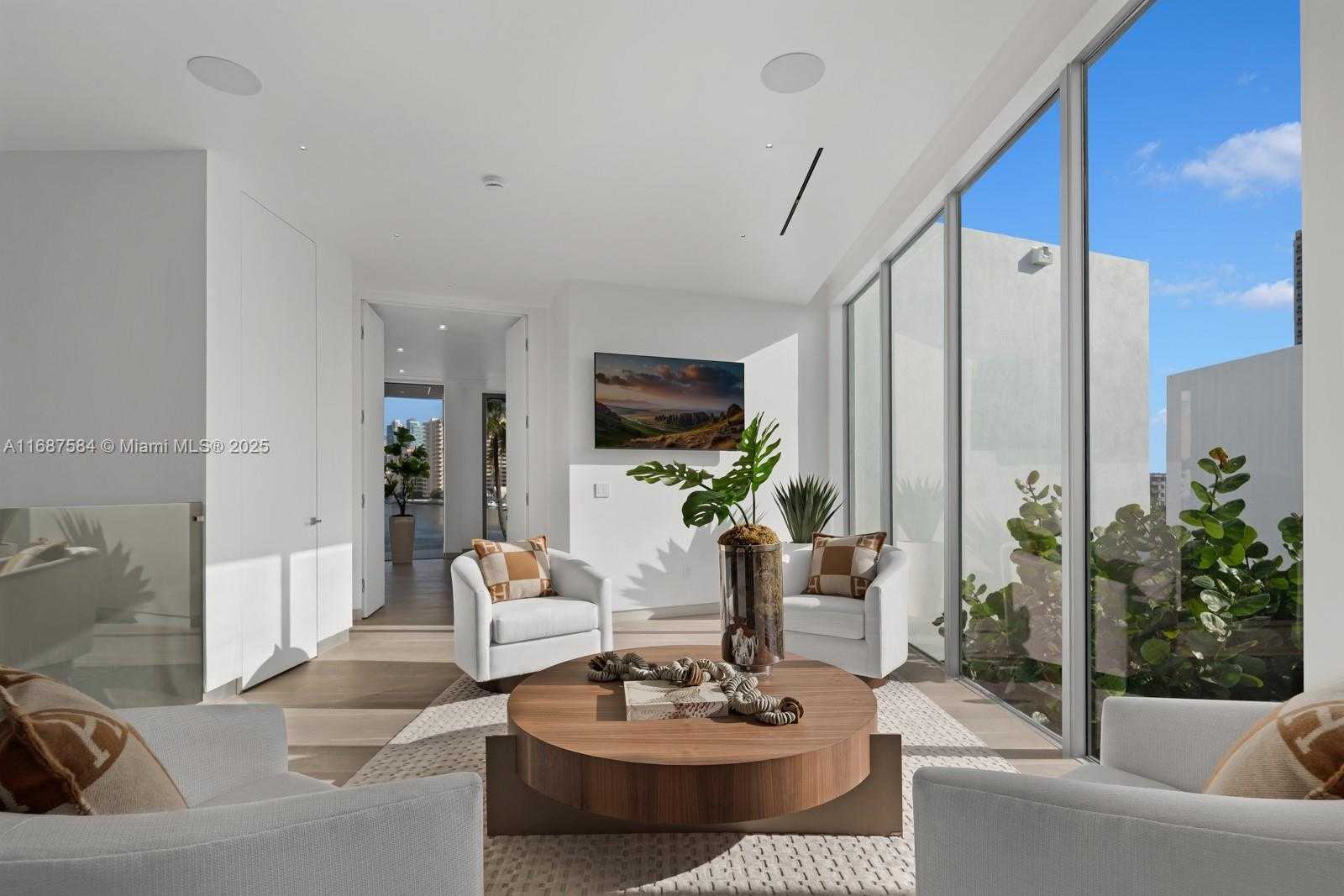 Small Image of 501 PALM DR, Hallandale Beach Number 29