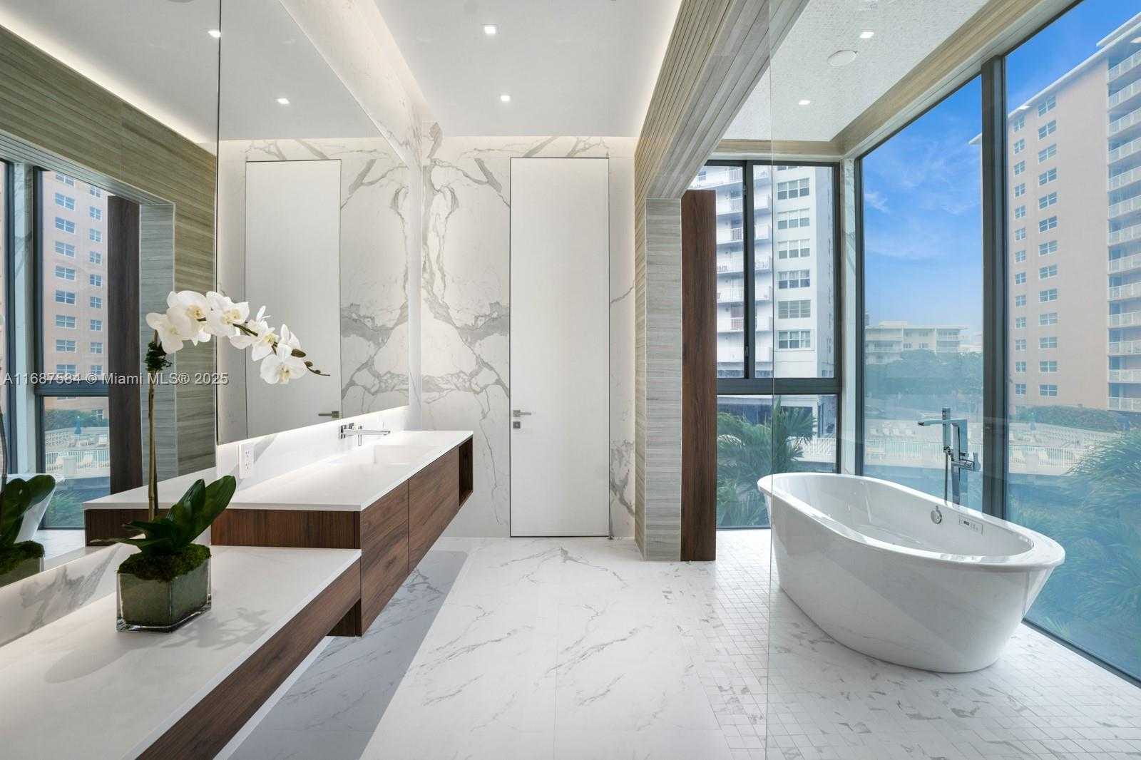 Small Image of 501 PALM DR, Hallandale Beach Number 39