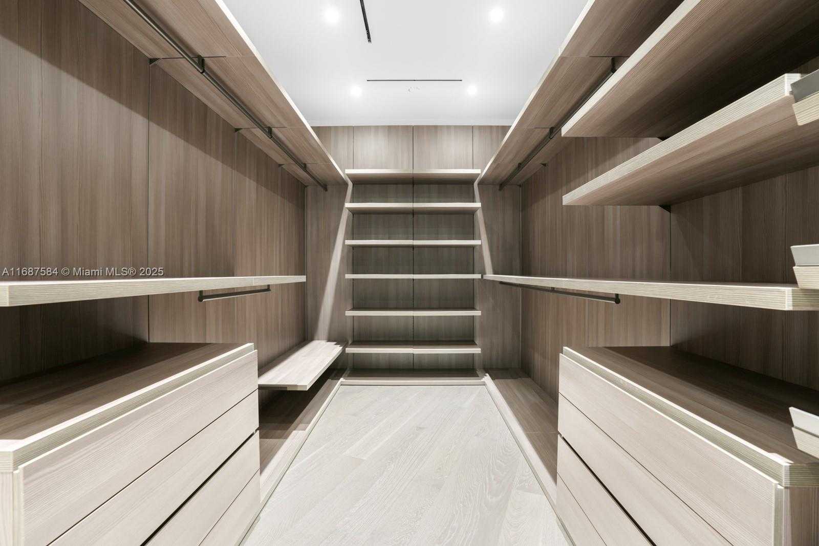 Small Image of 501 PALM DR, Hallandale Beach Number 41