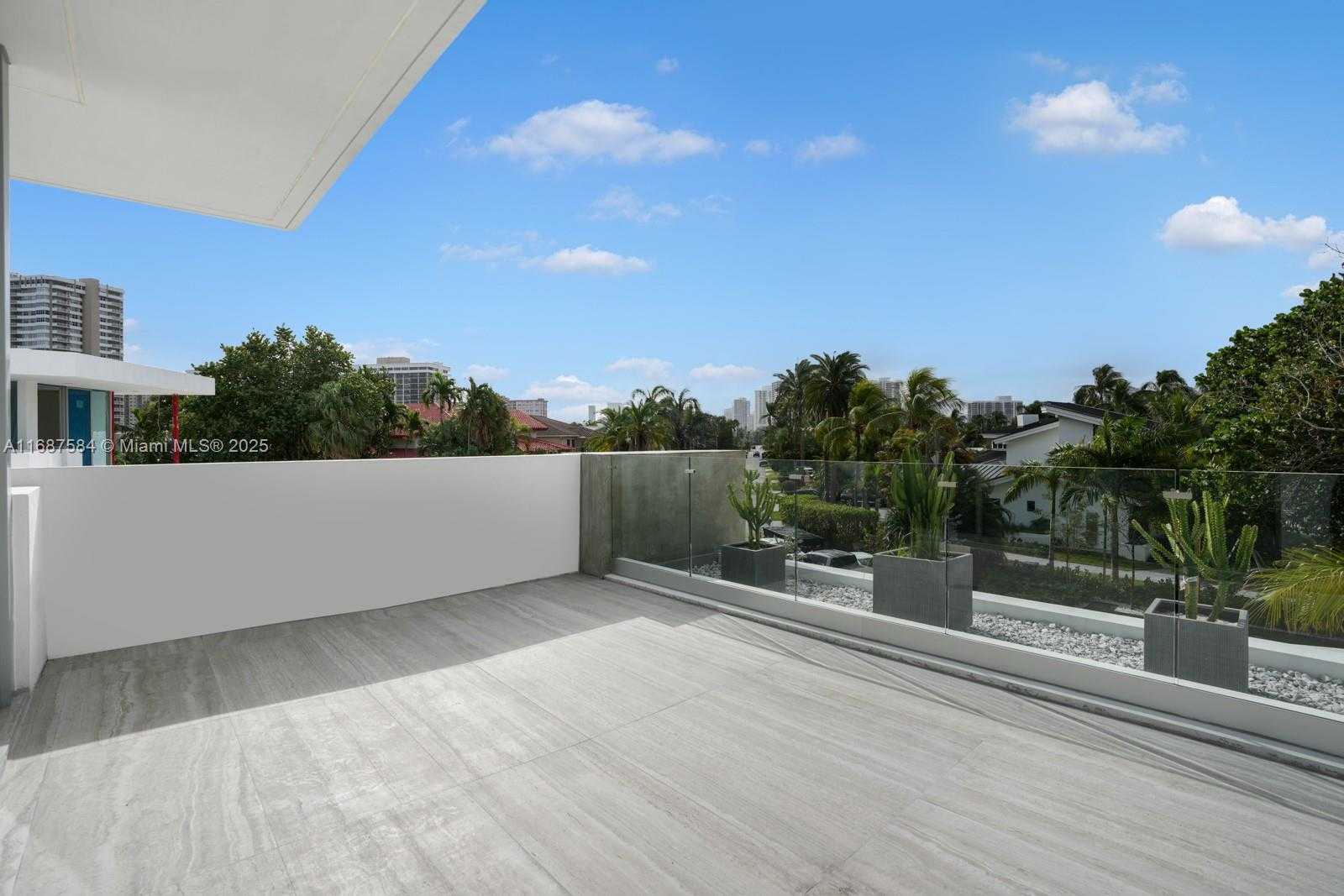 Small Image of 501 PALM DR, Hallandale Beach Number 46