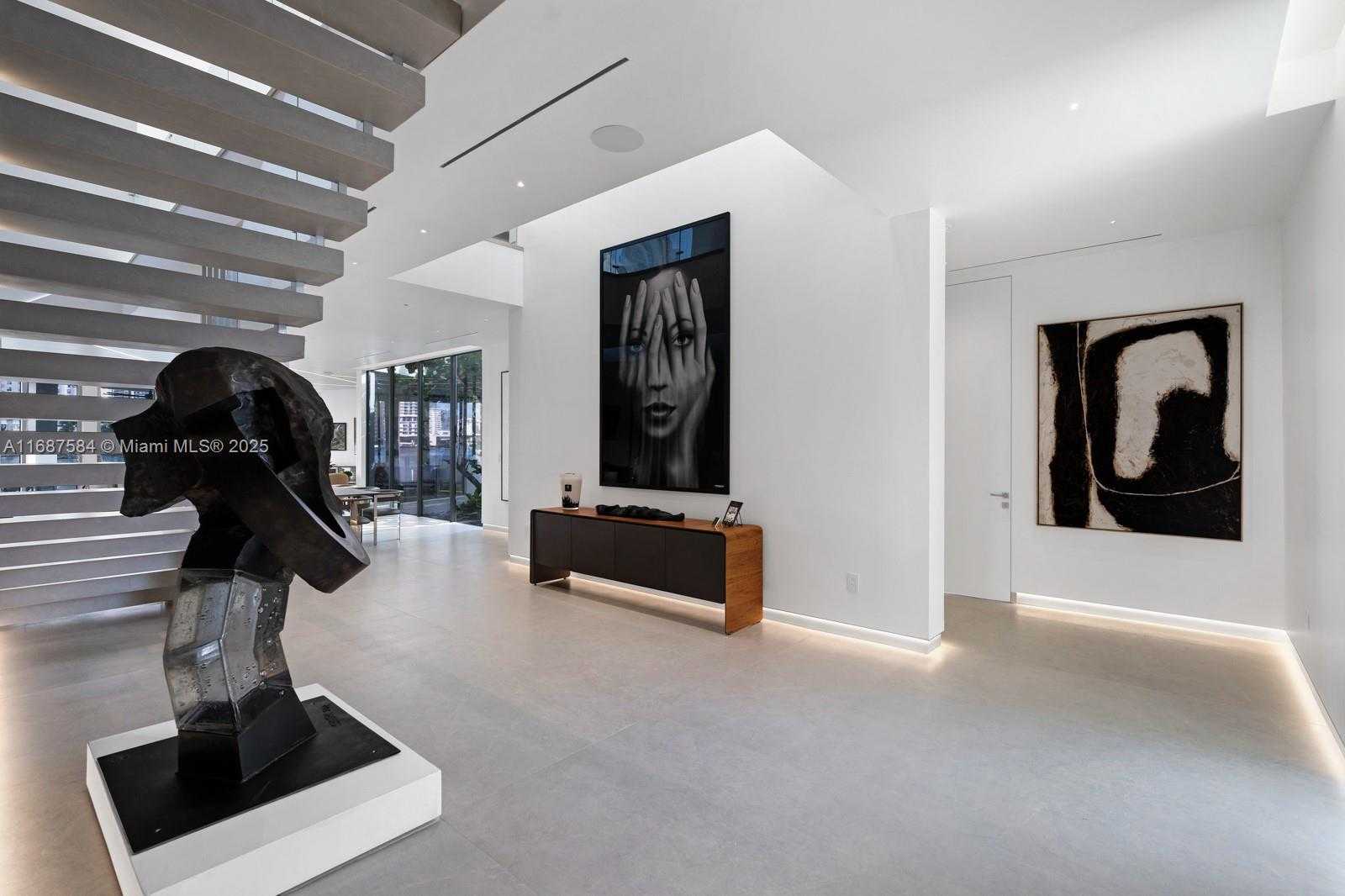 Small Image of 501 PALM DR, Hallandale Beach Number 49