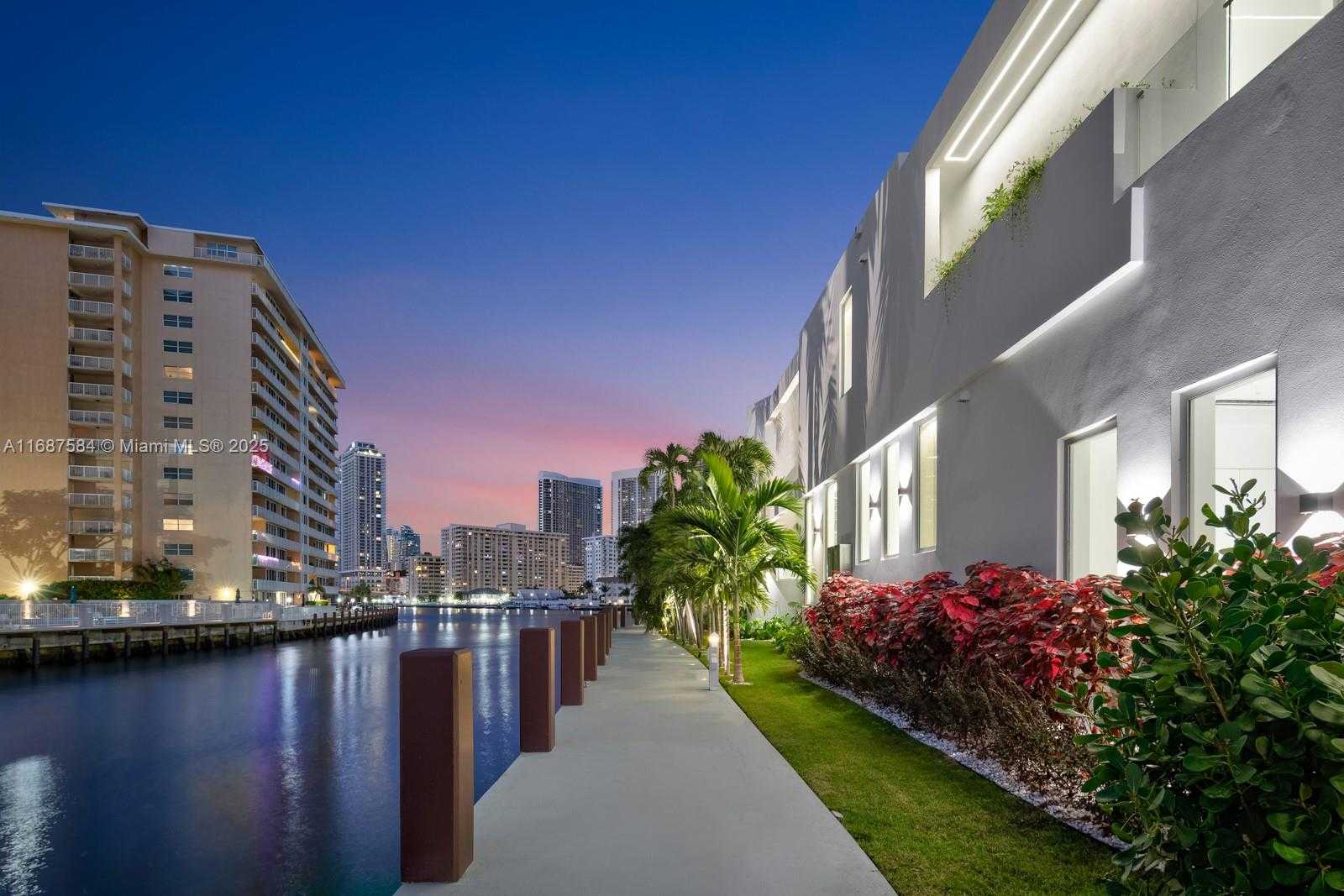 Small Image of 501 PALM DR, Hallandale Beach Number 53