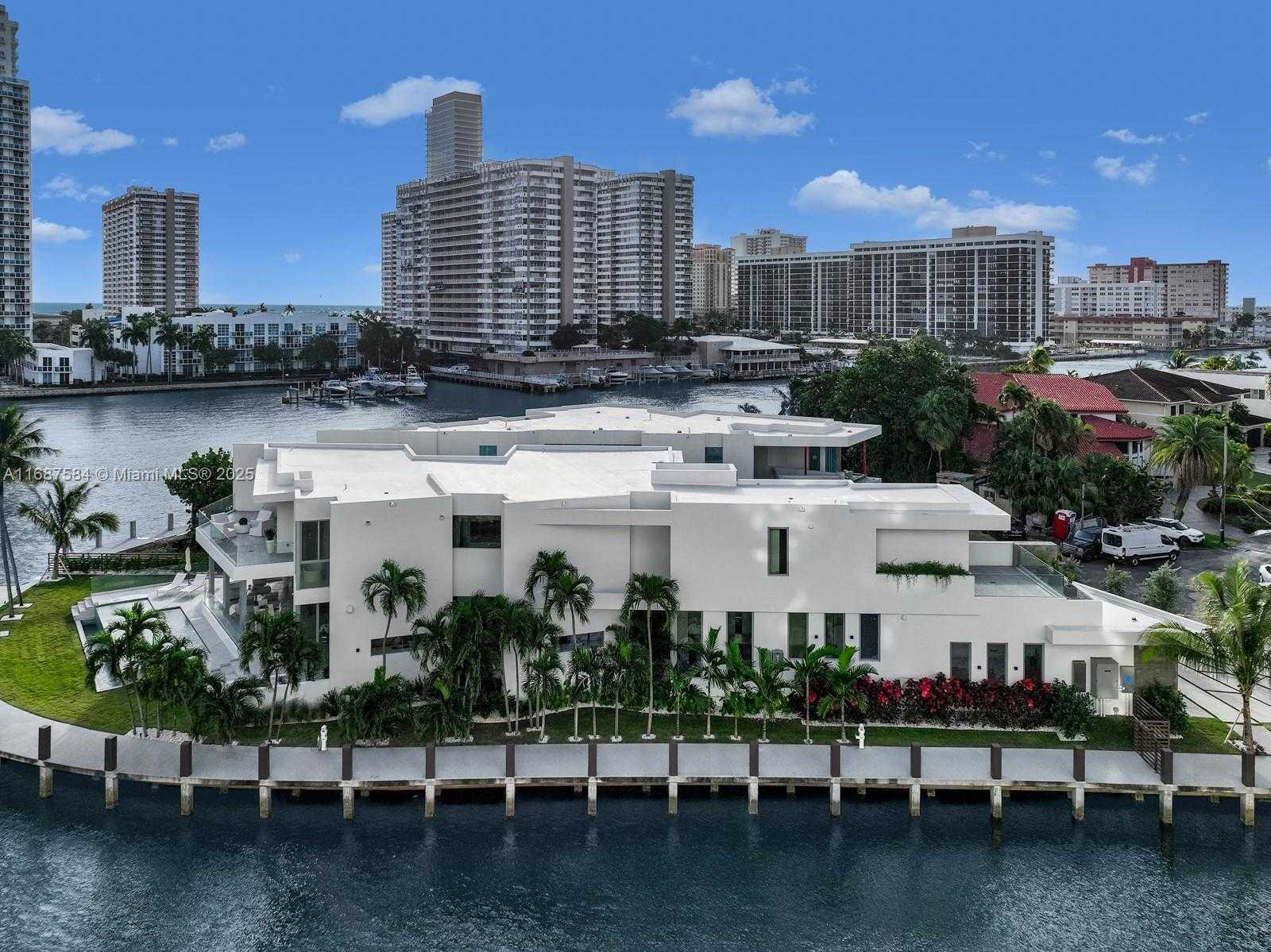 Small Image of 501 PALM DR, Hallandale Beach Number 54