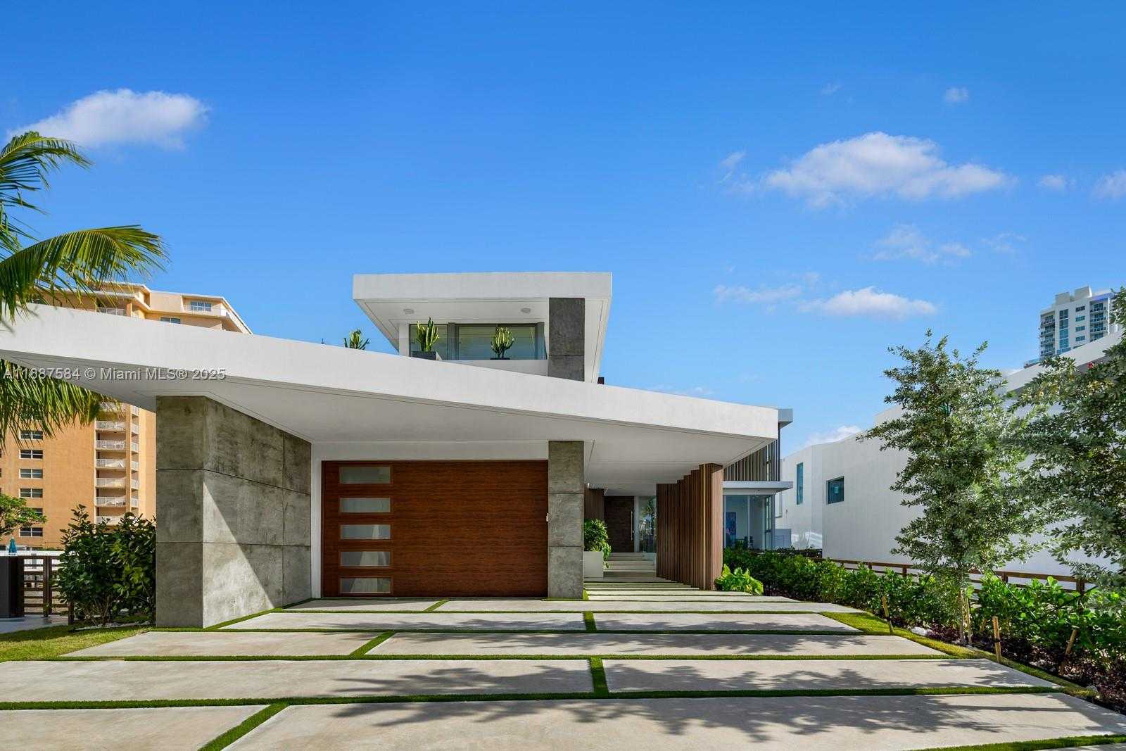 Small Image of 501 PALM DR, Hallandale Beach Number 6